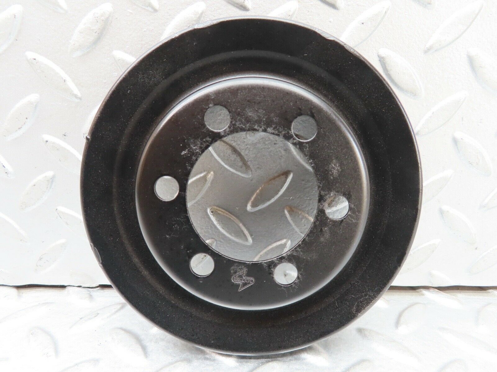 19082 Mercedes-Benz W123 300D Crankshaft Pulley