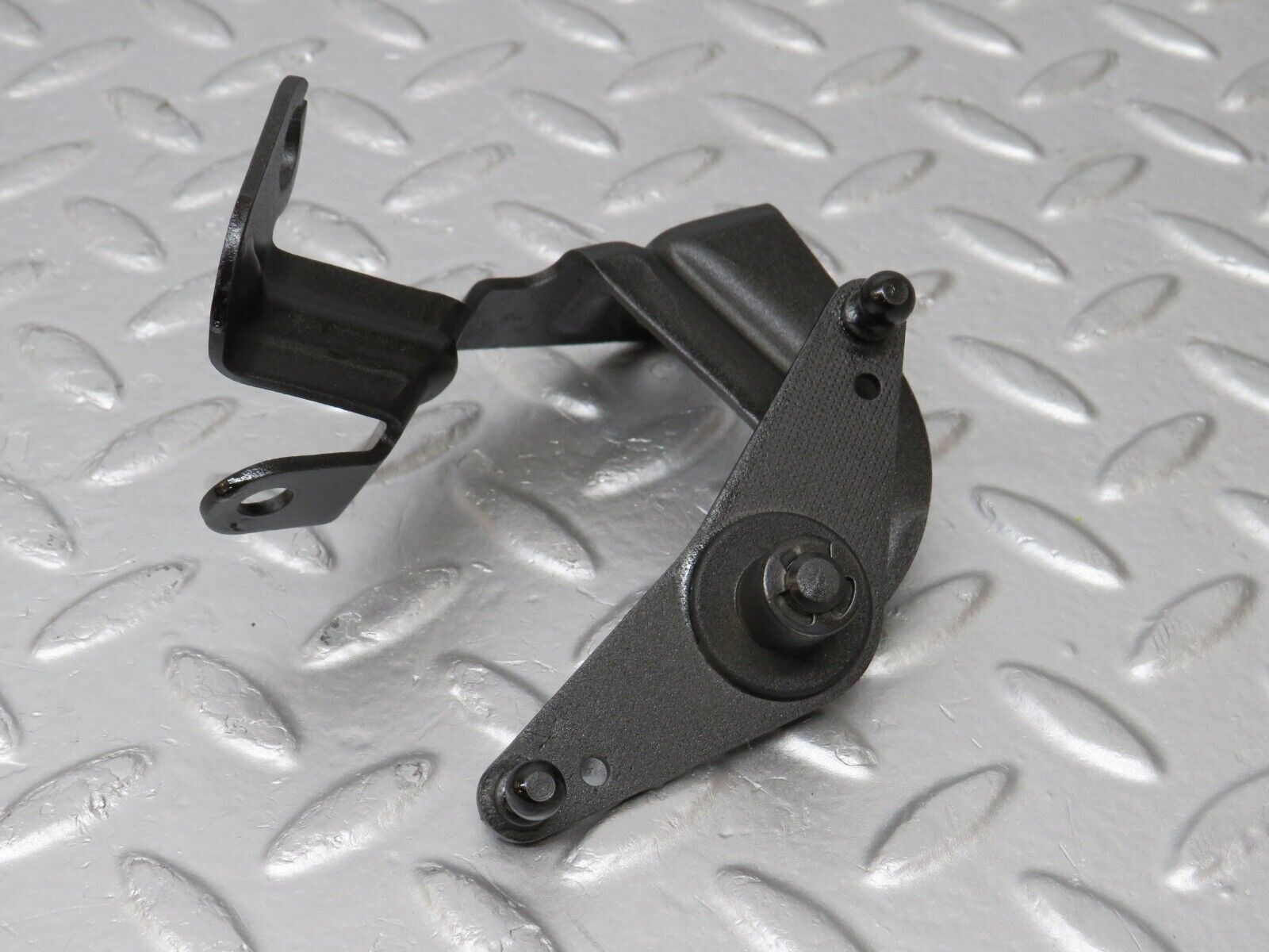 34586 Mercedes-Benz C126 380SEC Coupe Throttle Linkage