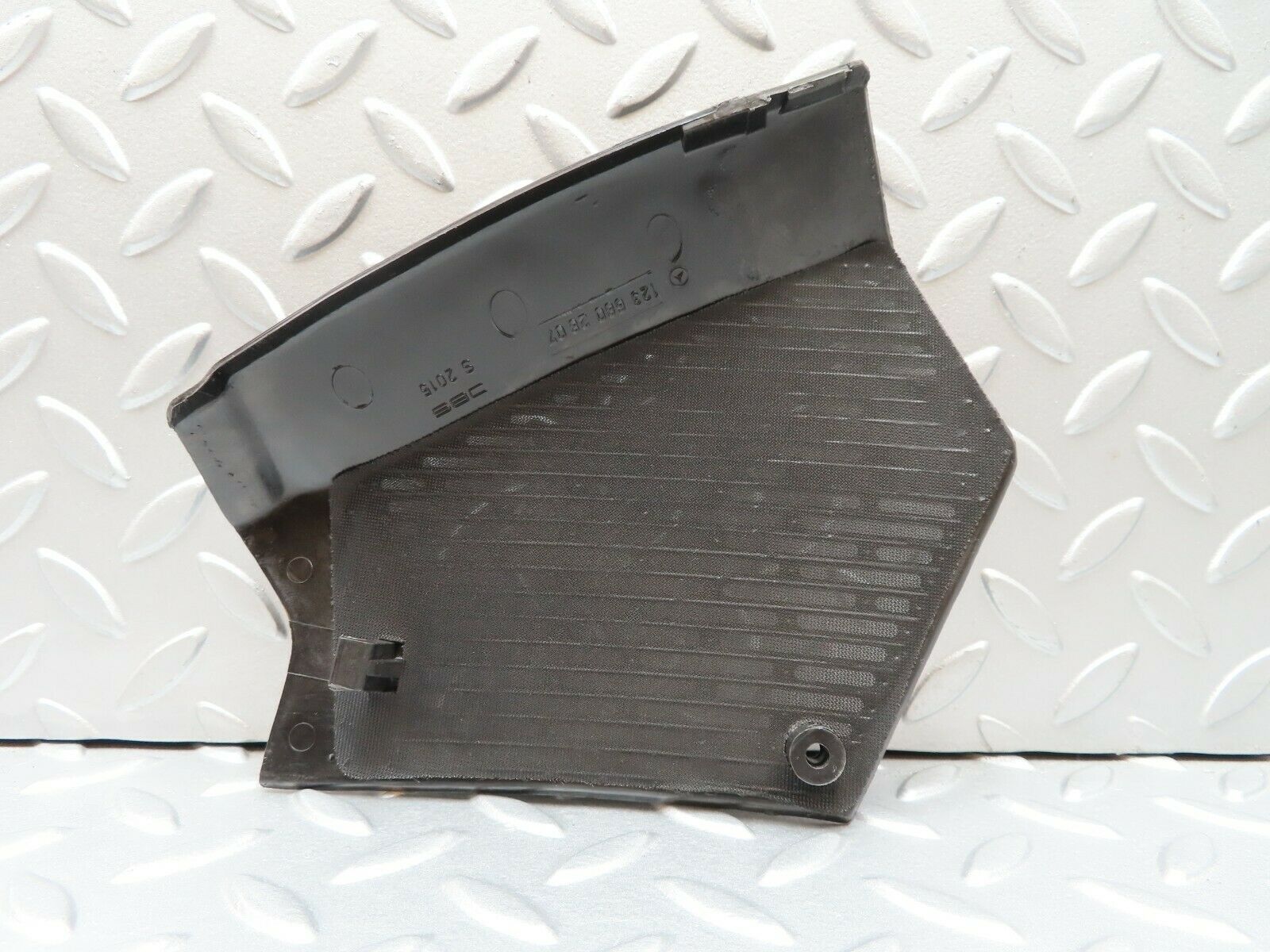 3712 Mercedes-Benz S123 200T Wagon Dash Speaker Cover Grill Right 1236802807