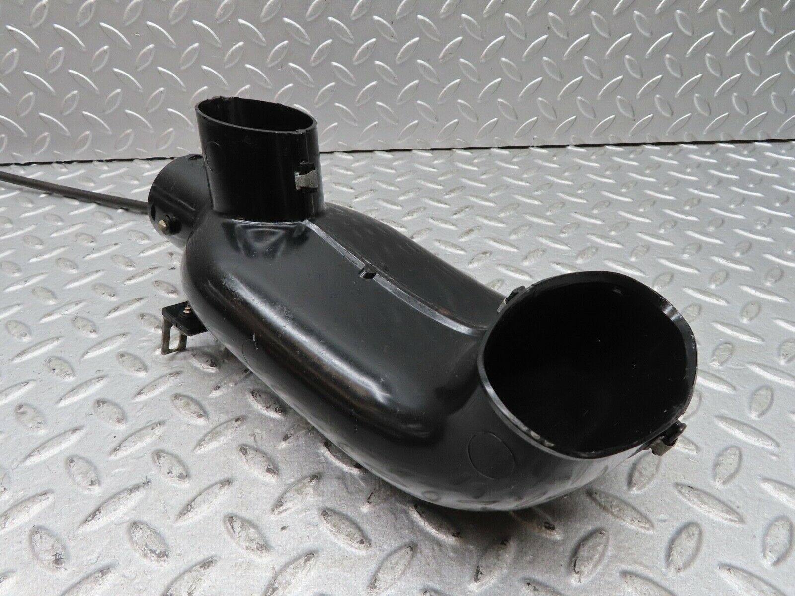 17078 Mercedes-Benz C107 380SLC Heater Air Duct