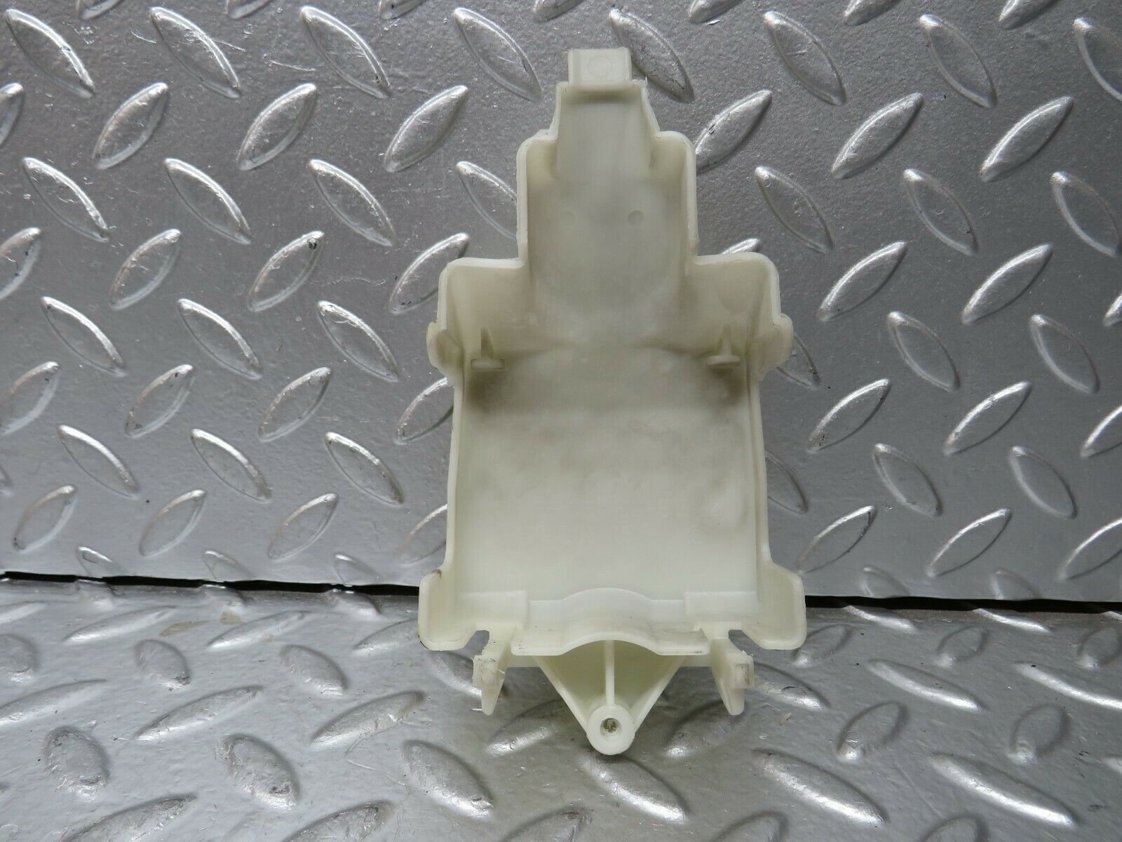 24266 Mercedes-Benz S124 220TE Rear Door Lock Vacuum Actuator Cover 1248050590