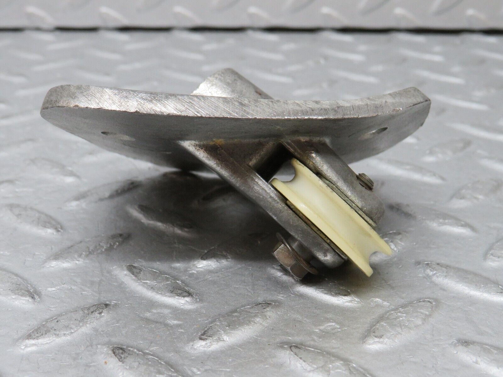 35822 Mercedes-Benz W108 Handbrake Cable Regulator 1084270181