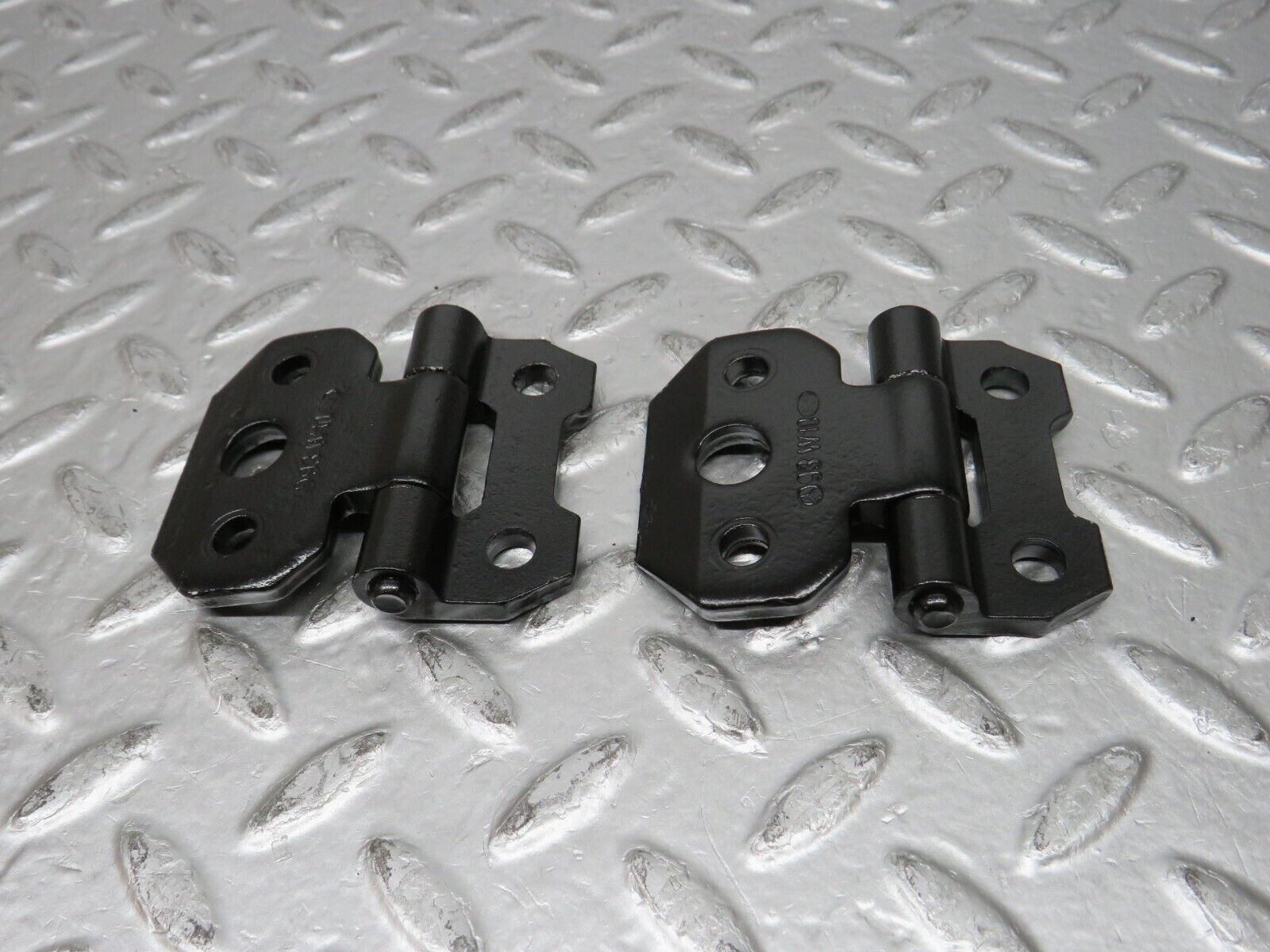 31785 Mercedes-Benz W201 190LE 1.8L Left Door Hinge Pair