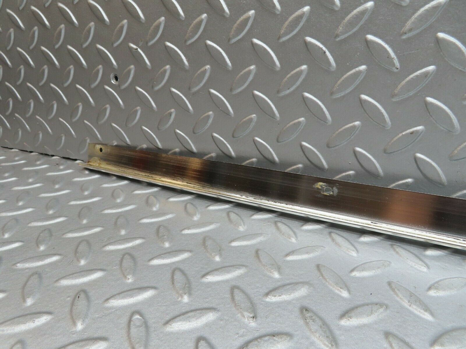 17889 Mercedes-Benz W116 450SEL Roof Chrome Moulding Trim Right Side