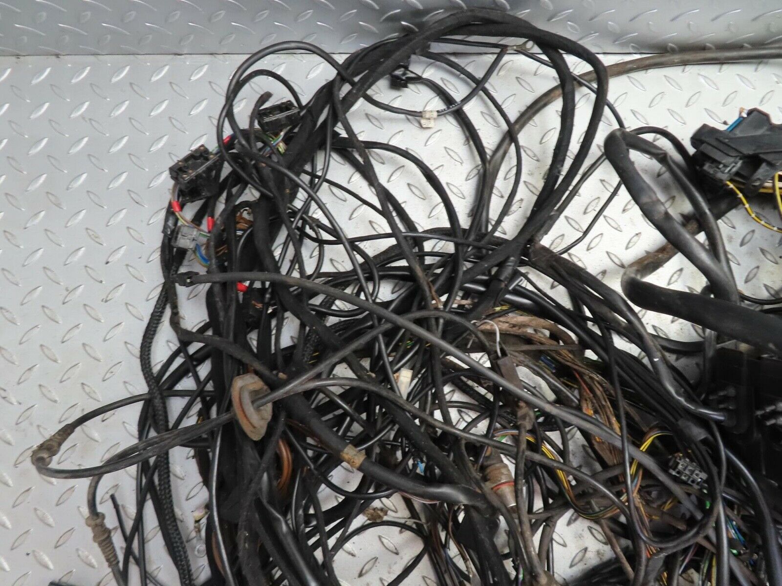 16513 Mercedes-Benz W124 260E Engine Chassis Body Wire Wiring Harness