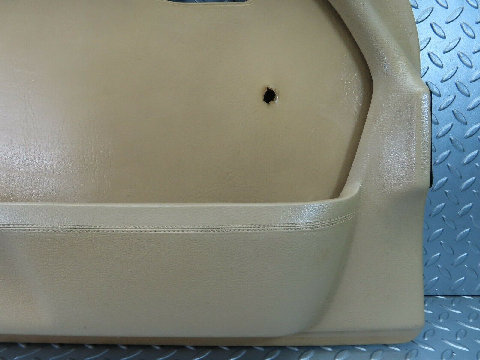 7318 Mercedes-Benz W116 450SE Front Left Door Card Beige