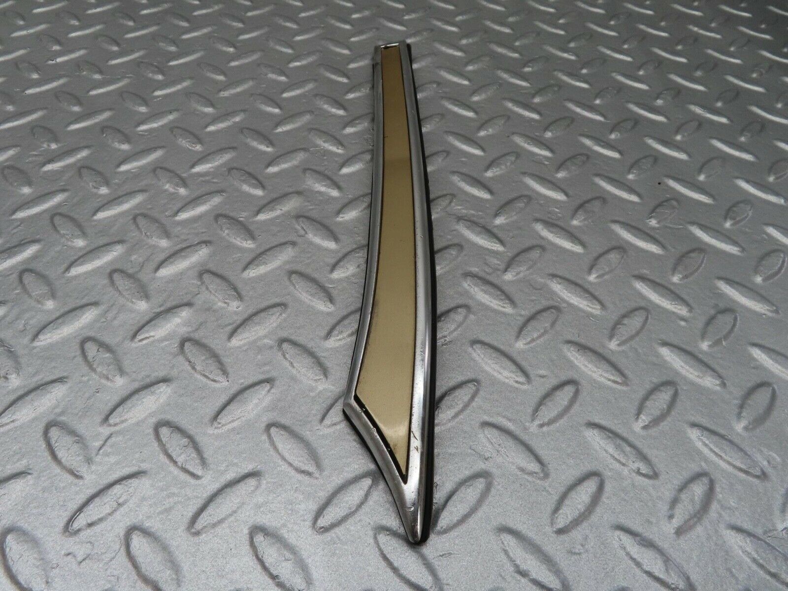 15943 Mercedes-Benz W123 280E C Pillar Exterior Trim Right Side 1236981097