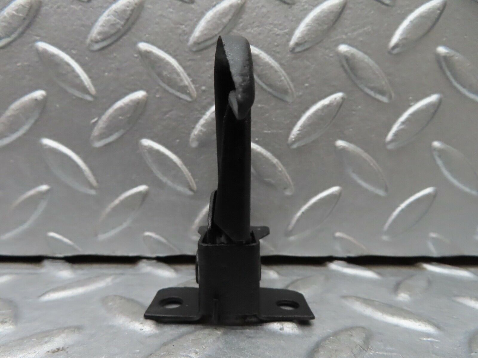 20483 Mercedes-Benz W114 280CE Coupe Bonnet Safety Latch