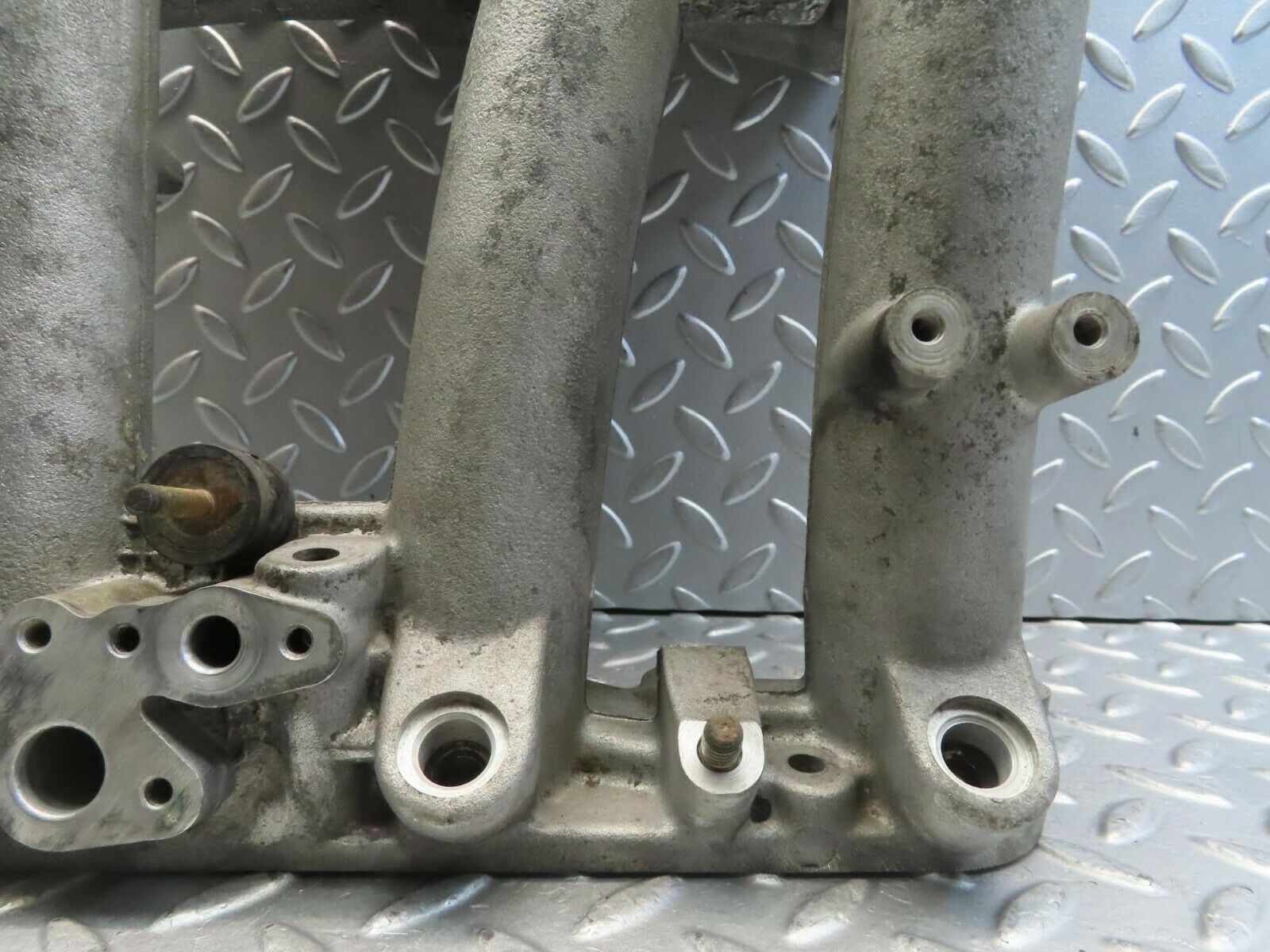 11535 Mercedes-Benz C123 230CE Coupe Intake Manifold 1021410301 1021411190