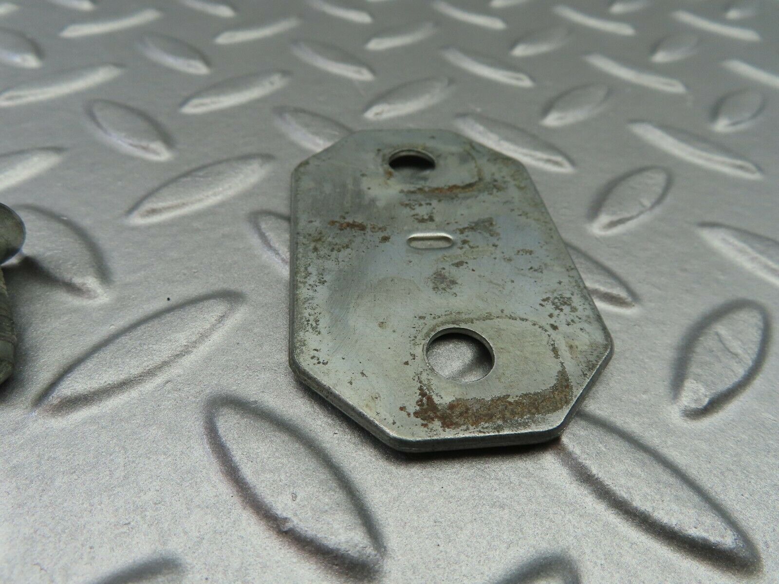 6757 Mercedes-Benz S124 E220 Wagon Door Lock Latch