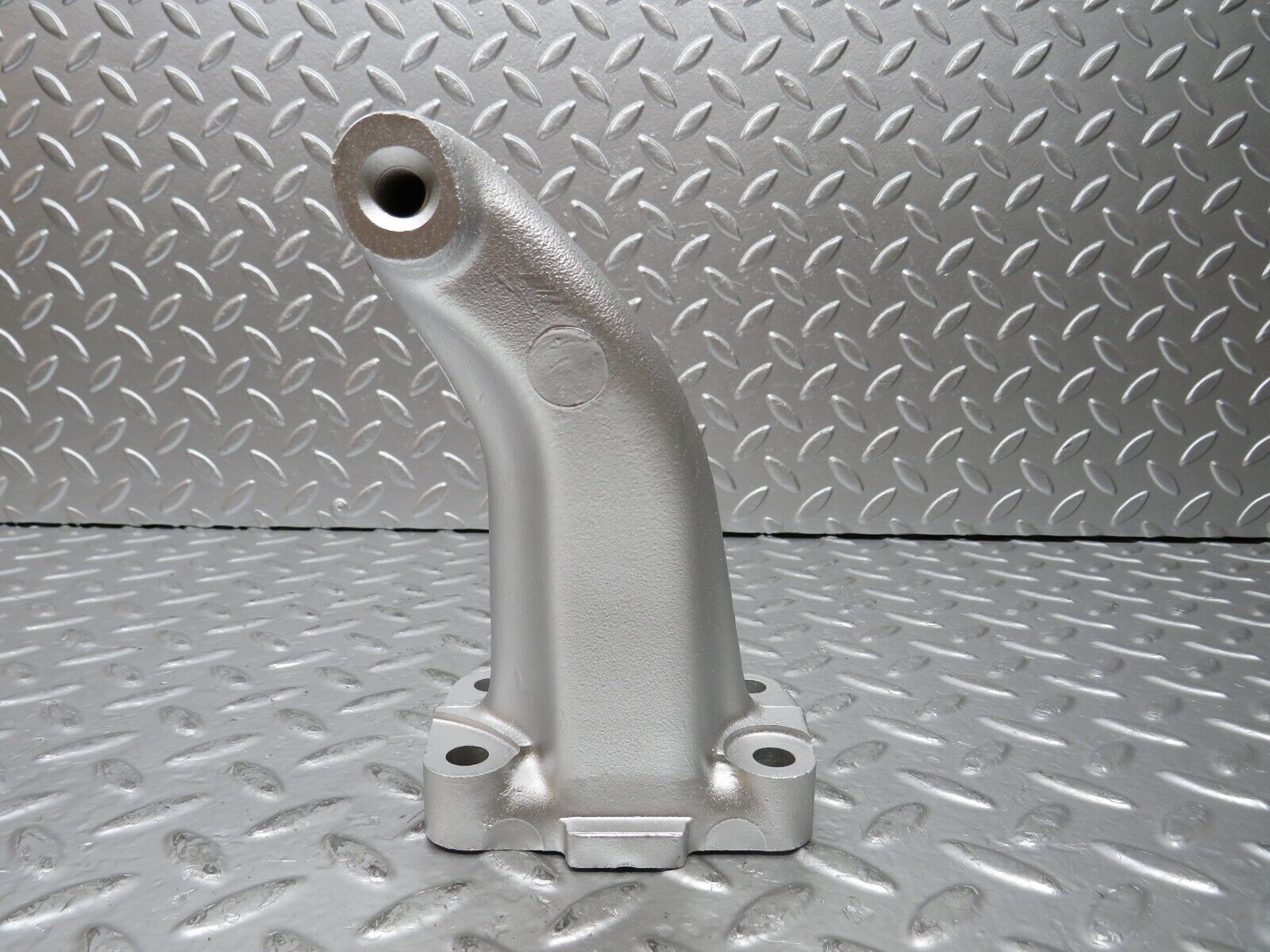 26827 Mercedes-Benz W123 240D Engine Mount Bracket Left Side 6152231304