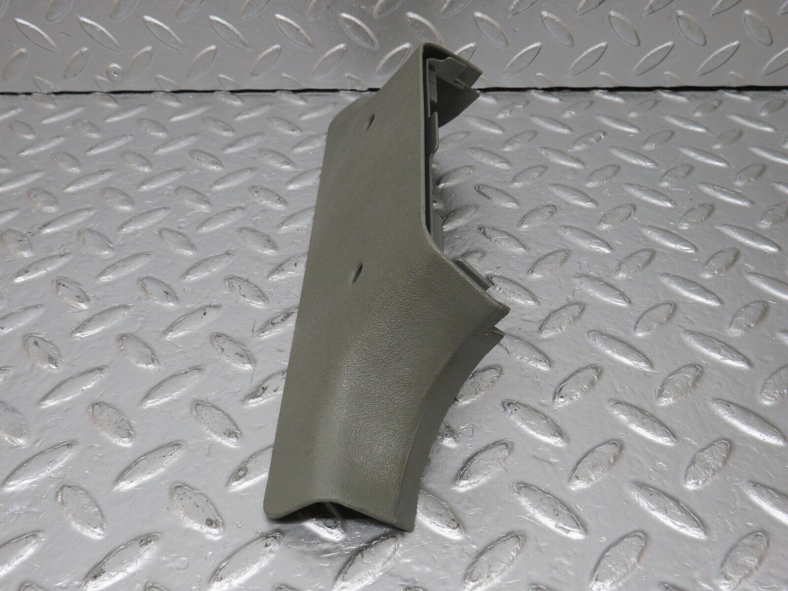 33662 Mercedes-Benz W201 190E 2.0L B Pillar Bottom Cover Right Side Grey 2016920222