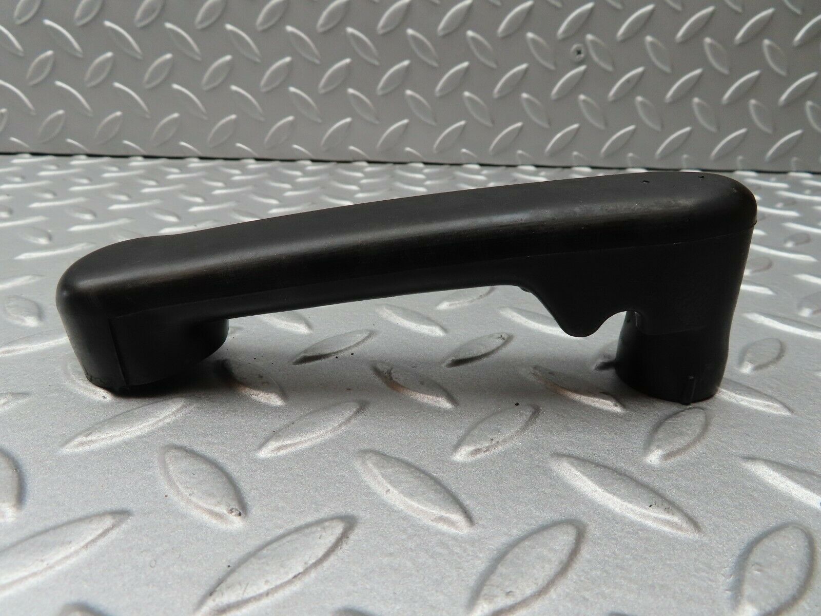 4291 Mercedes-Benz W123 230E Crankcase Breather Pipe 1020942682