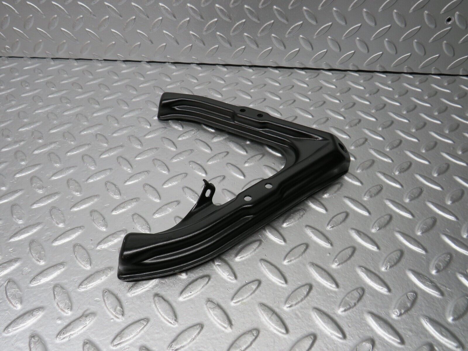 30908 Mercedes-Benz W201 190E 2.0L Air Intake Manifold Bracket