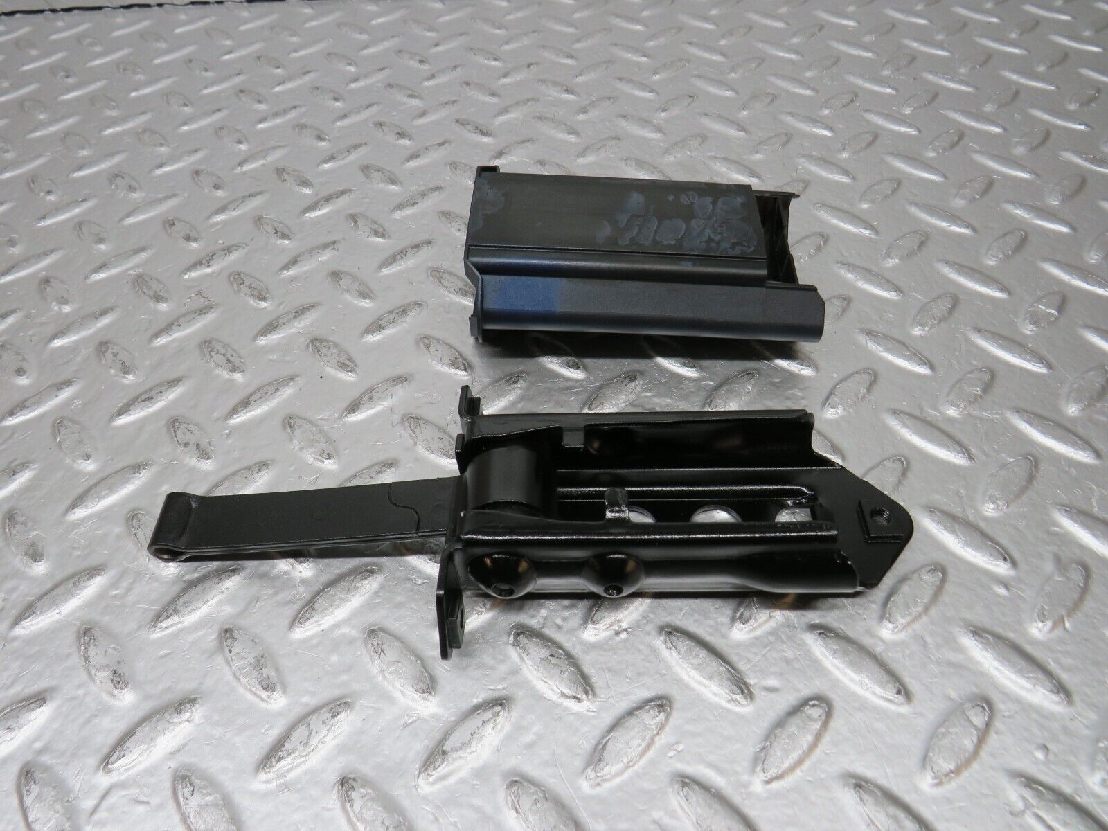 31531 Mercedes-Benz S124 220TE Wagon Door Safety Check Strap