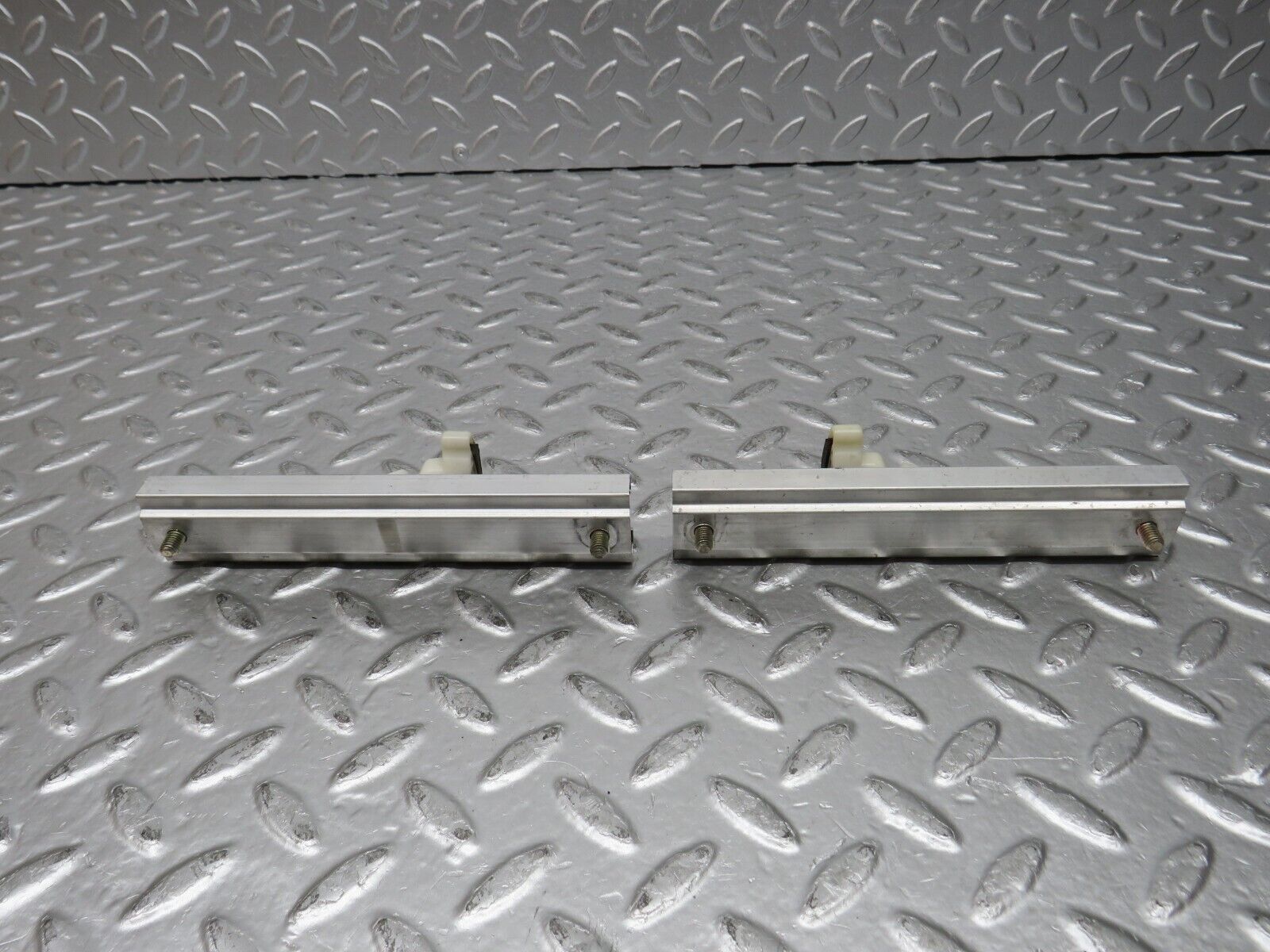 31805 Mercedes-Benz W201 190LE 1.8L Power Window Regulator Window Holder Accessories