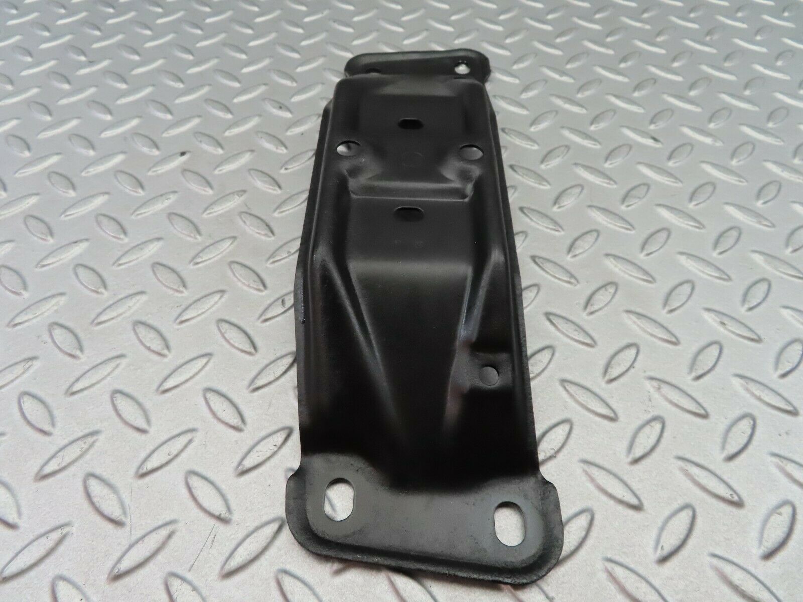 6345 Mercedes-Benz W126 380SE Gearbox Mount Bracket Holder