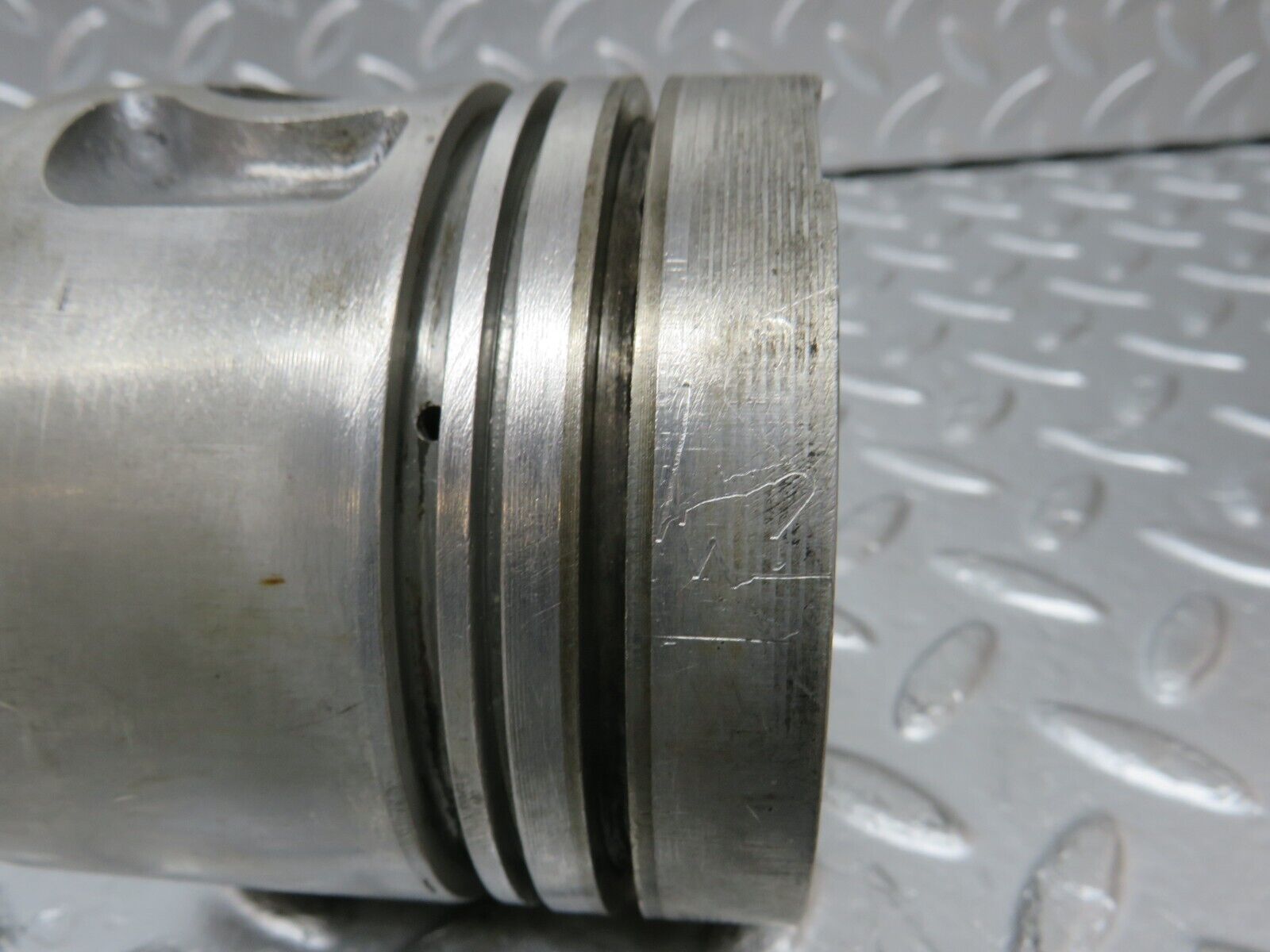 32932 Mercedes-Benz W123 300D Piston With Connecting Rod 90.875 mm 61502