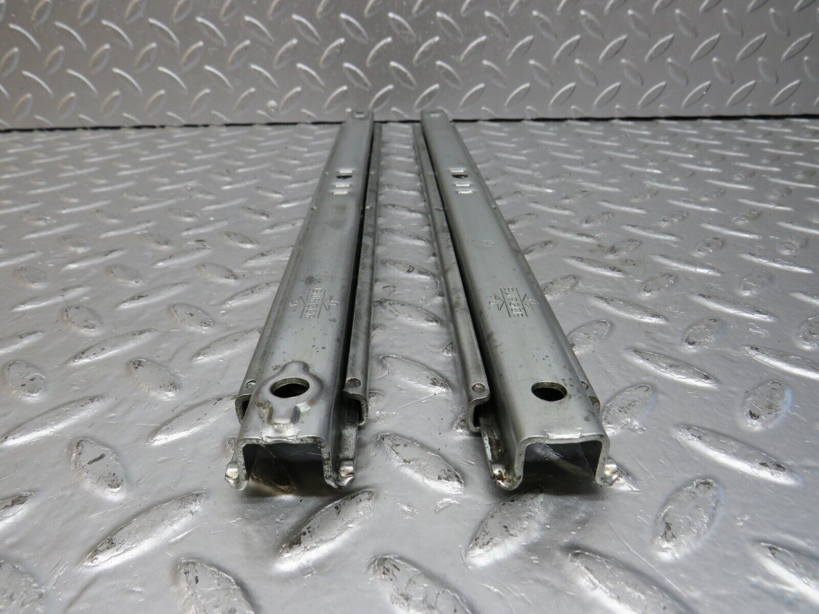 33887 Mercedes-Benz C123 230CE Coupe Front Right Seat Rail Pair