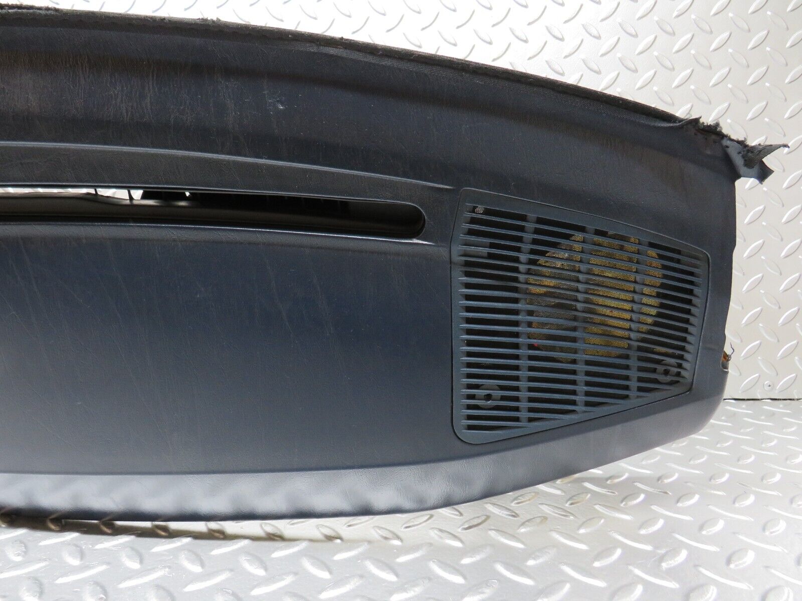 25166 Mercedes-Benz W201 190D Dashboard Blue