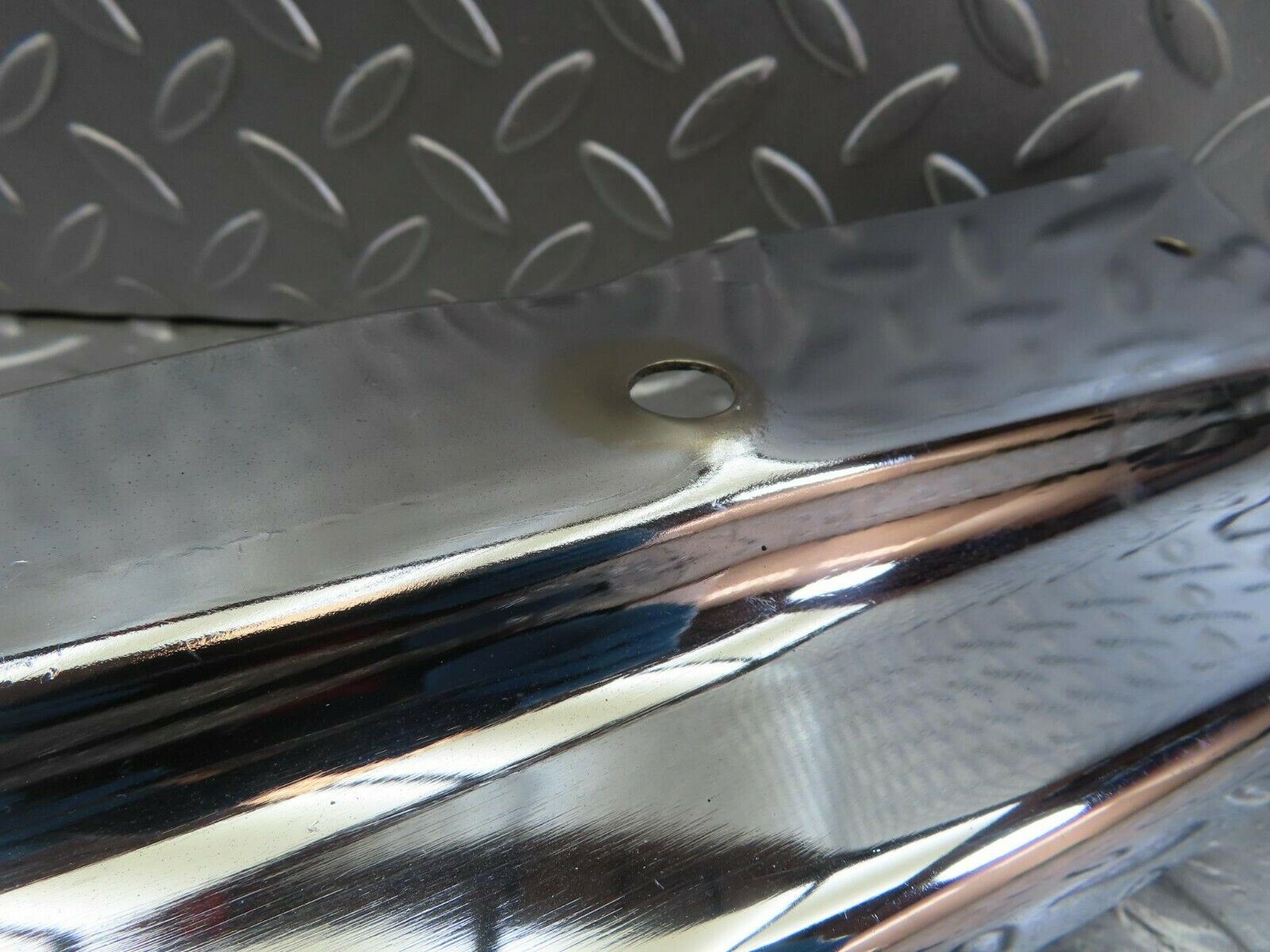 10618 Mercedes-Benz W108 Front Left Upper Bumper Corner