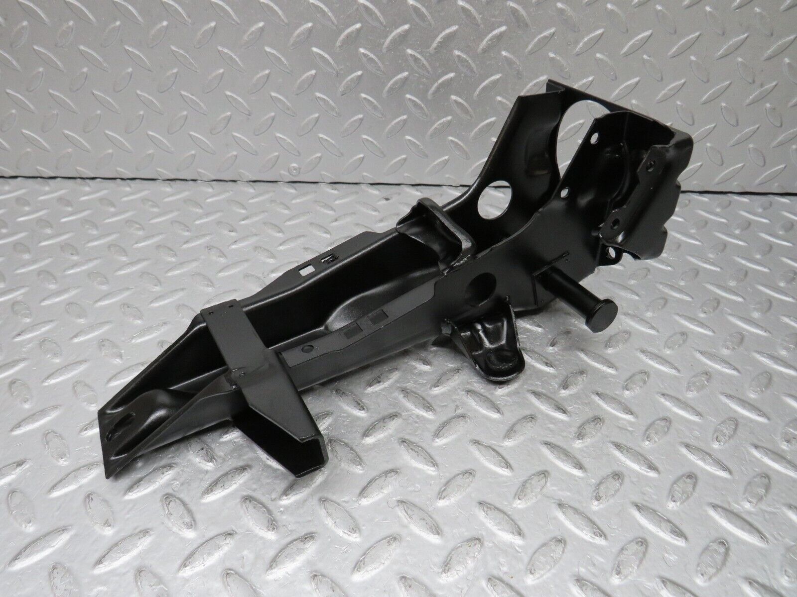 35911 Mercedes-Benz W108 Brake Pedal Bracket