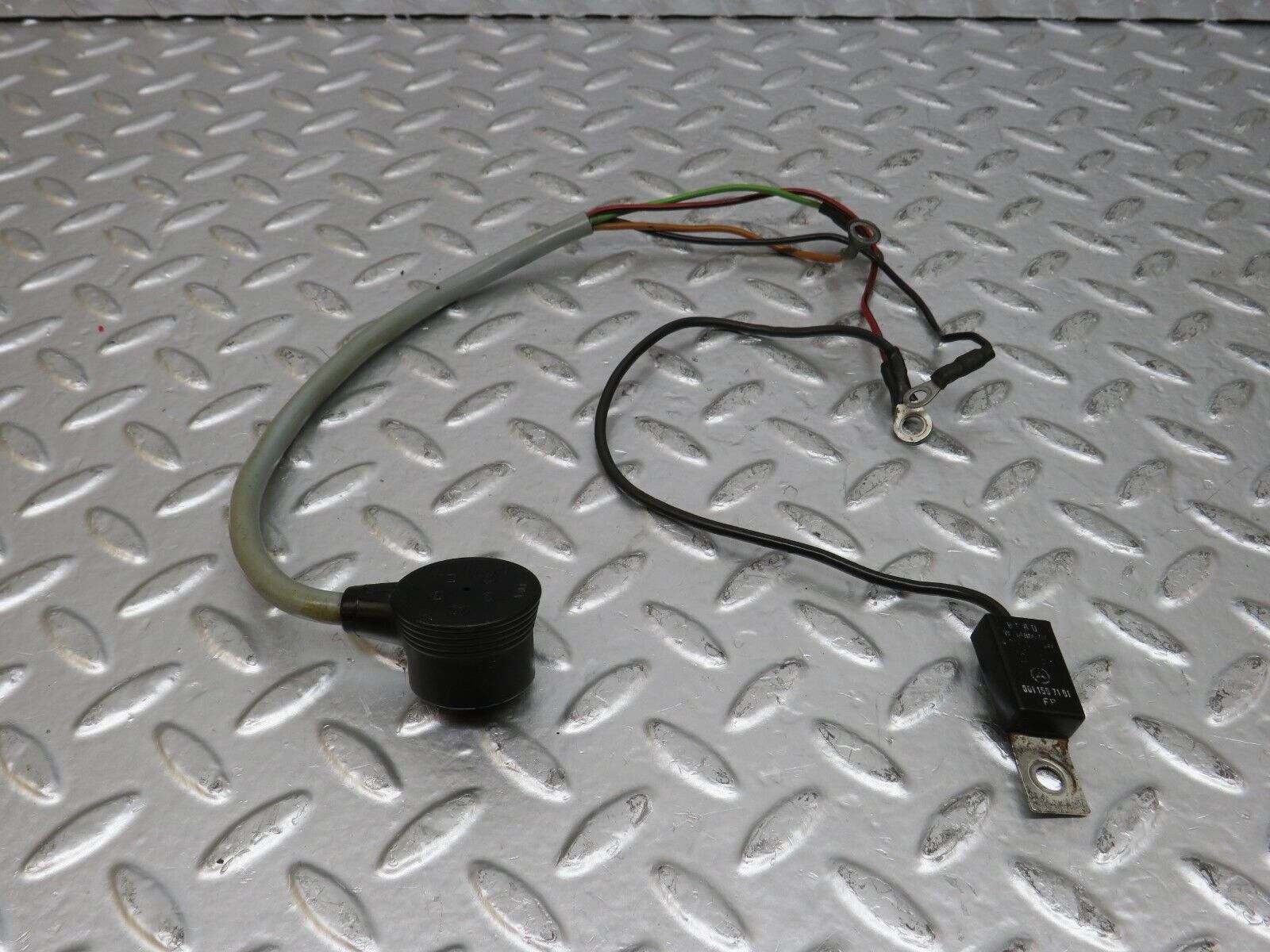 25417 Mercedes-Benz W123 200 Ignition Wire 0011567101