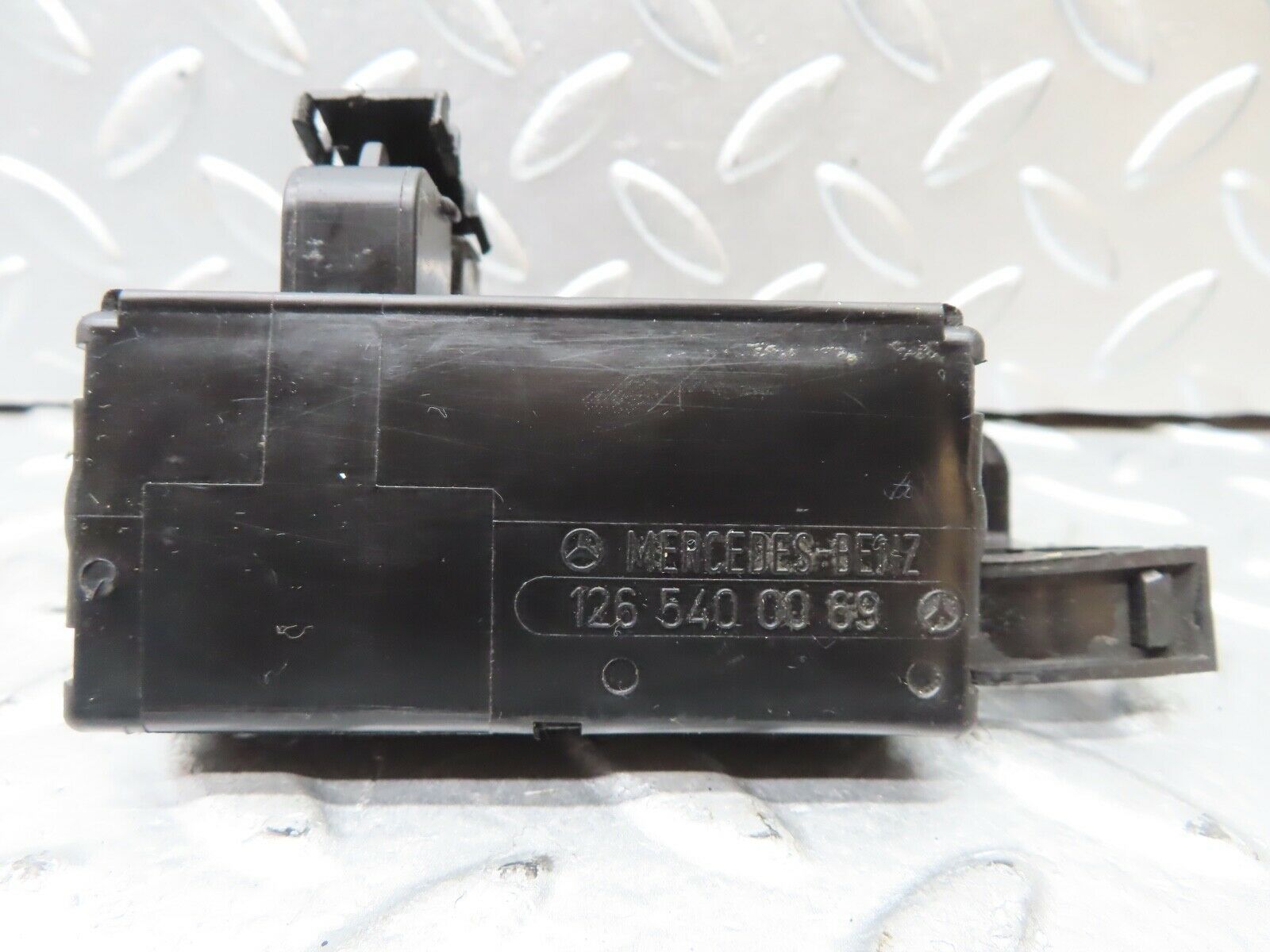 21565 Mercedes-Benz W126 300SE Cable Wire Distributor Connector 1265400069