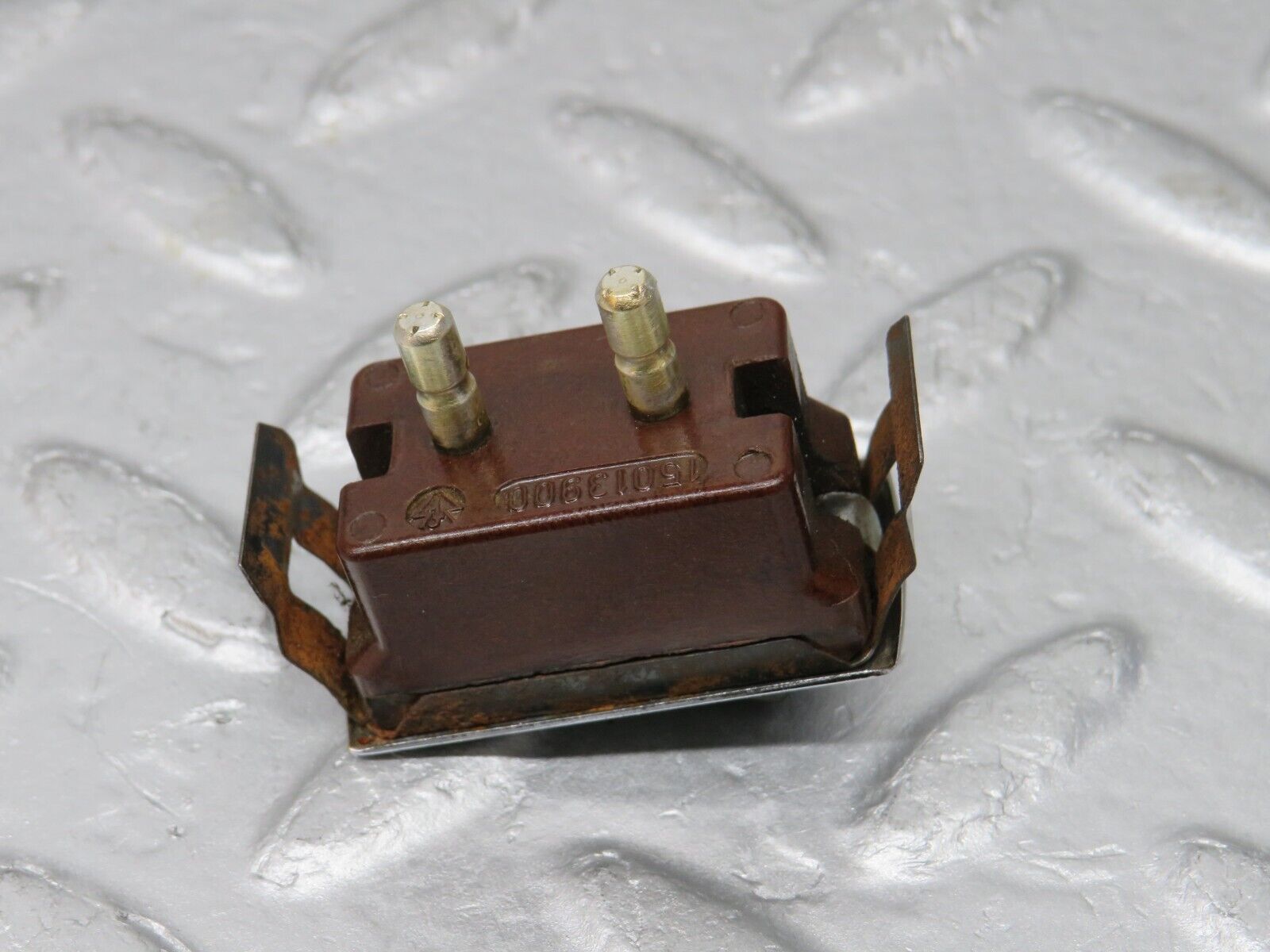 37526 Mercedes-Benz W109 300SEL Interior Light Switch 15013900