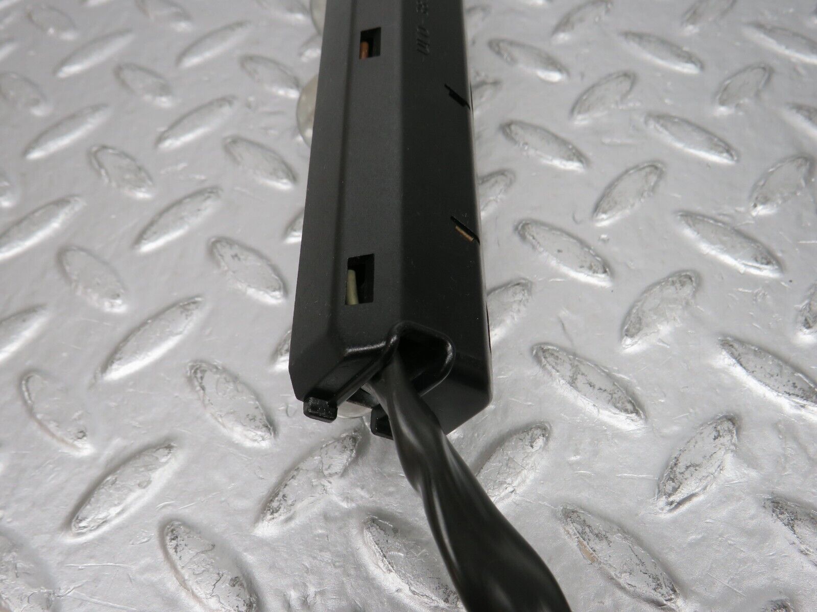 32565 Mercedes-Benz S124 300TE Wagon Tail Light Bulb Holder