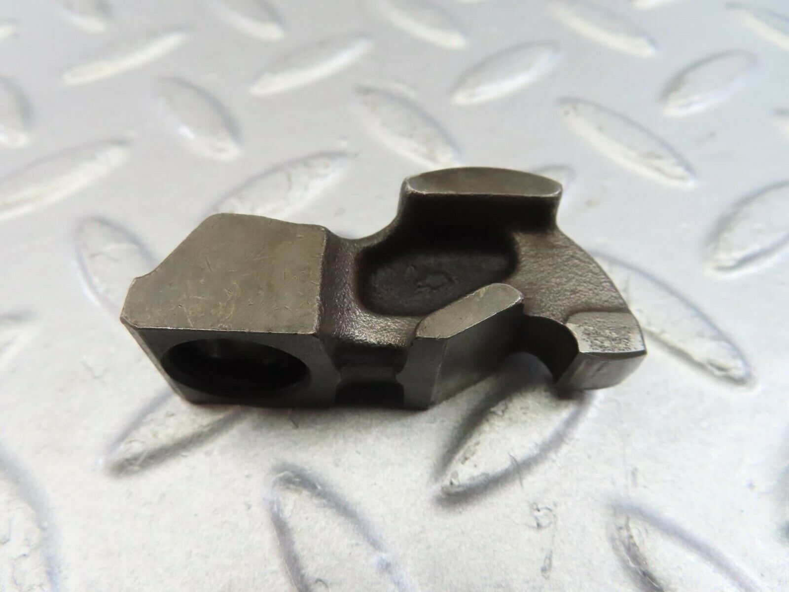 9867 Mercedes-Benz C123 280CE Coupe Valve Rocker Arm With Retaining Spring