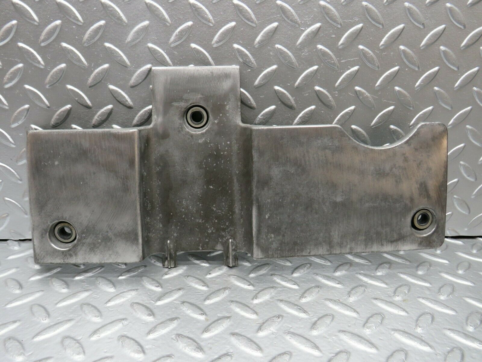 22517 Mercedes-Benz C124 E220 Coupe Ignition Cable Cover 1111500075