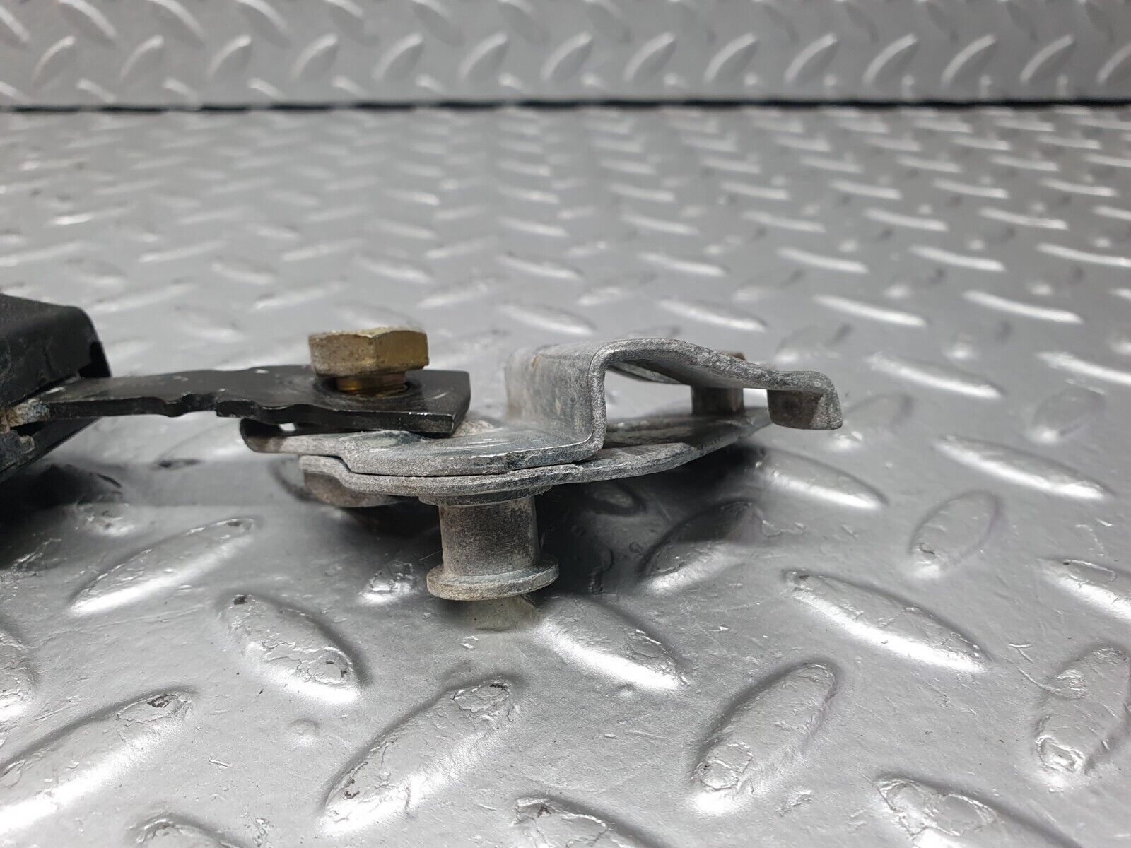 41270 Mercedes-Benz W126 300SE Front Right Seat Belt With Buckle 1268604086 126868001