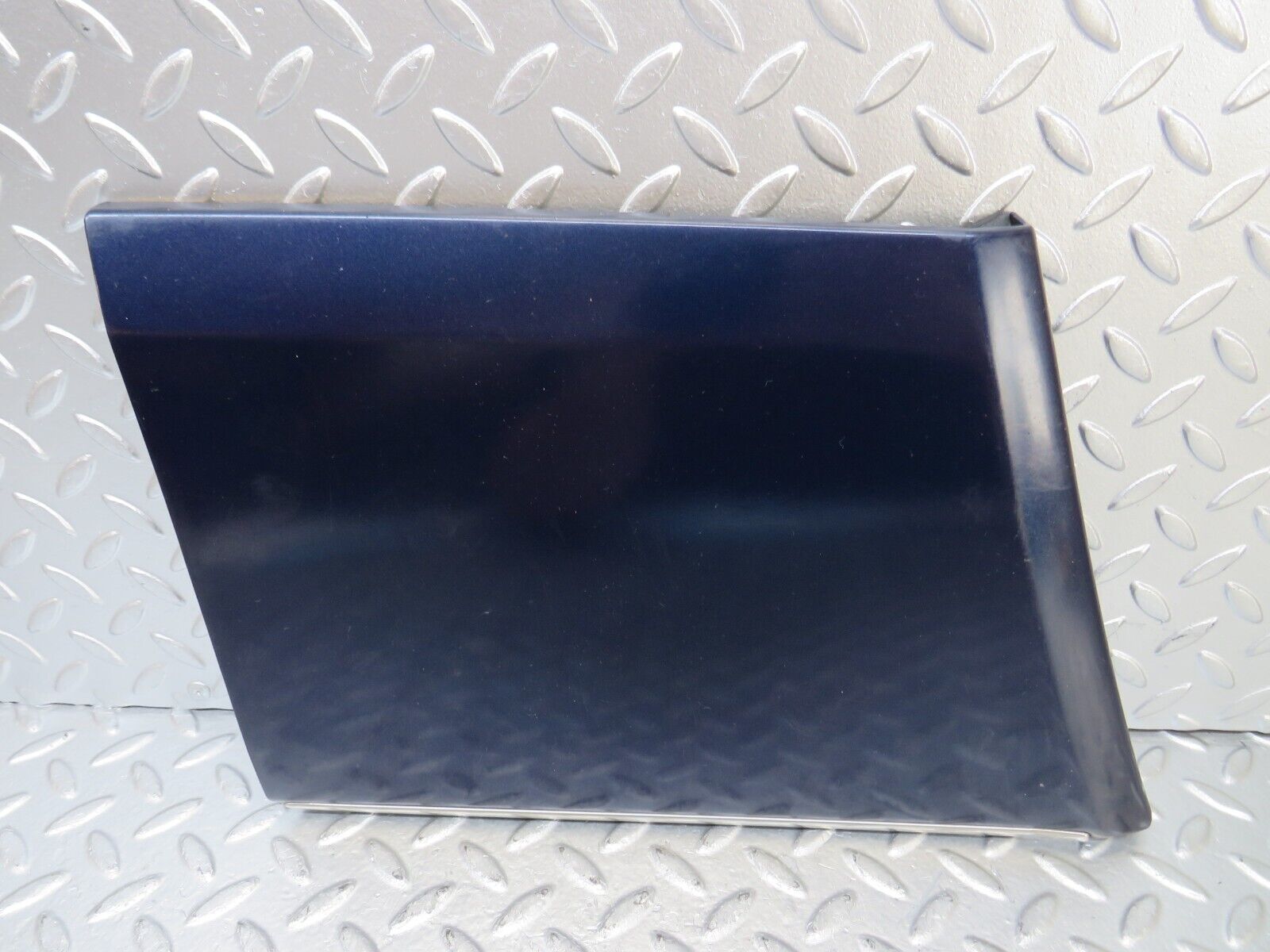 25959 Mercedes-Benz W124 280E Front Left Fender Wing Lower Moulding 1246901340