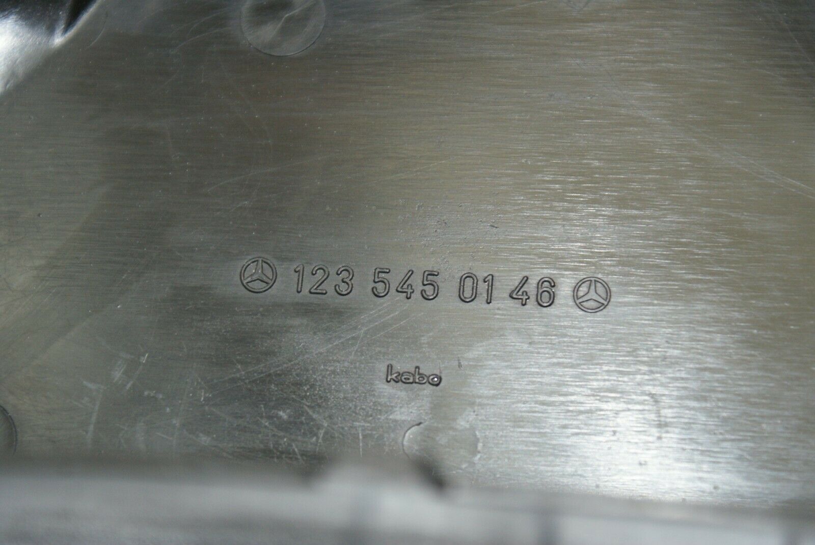 2931 Mercedes-Benz C123 280CE Coupe Fuse Box Relay Cover 1235450146