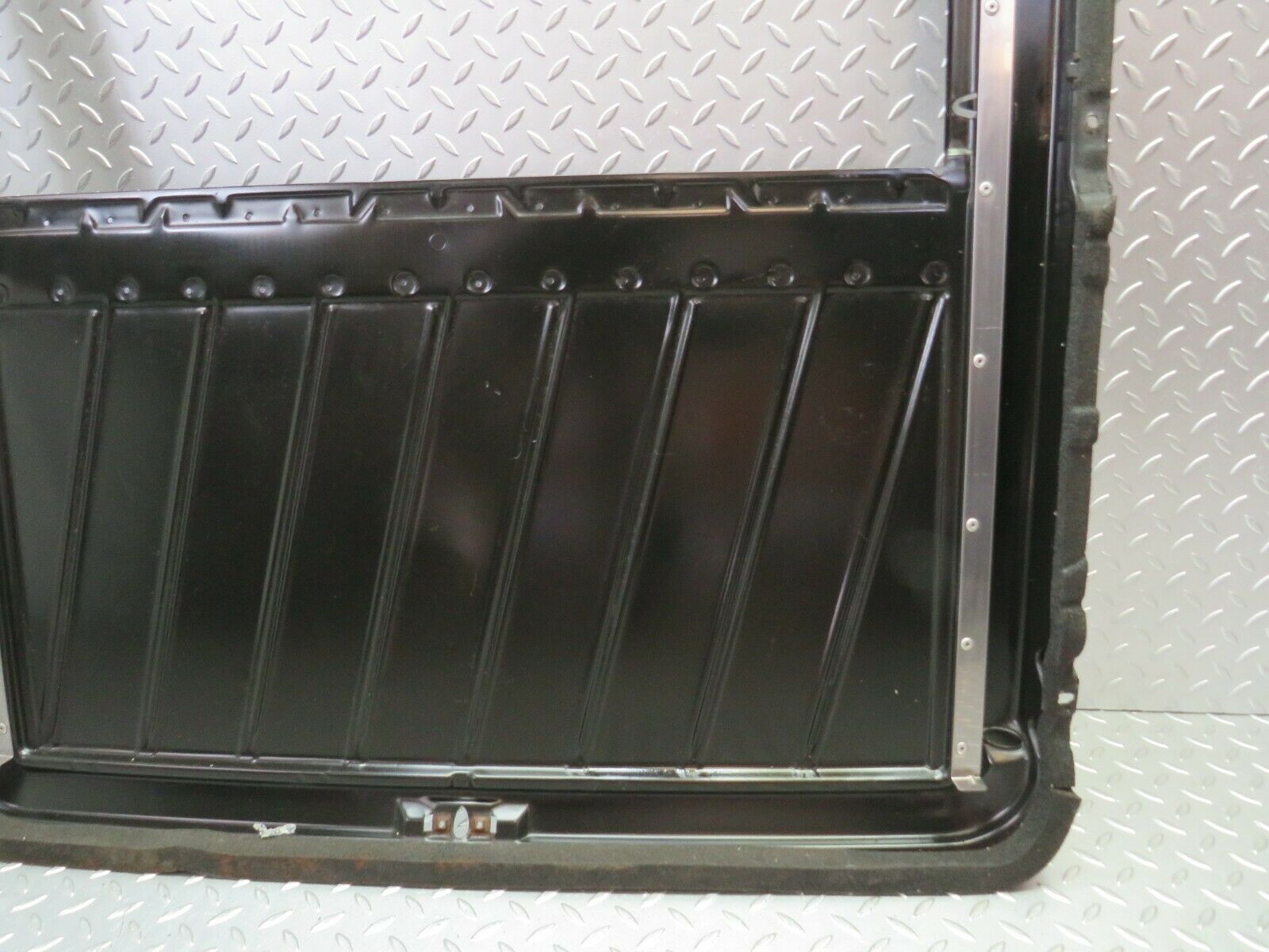 24411 Mercedes-Benz S124 220TE Wagon Power Sunroof Frame