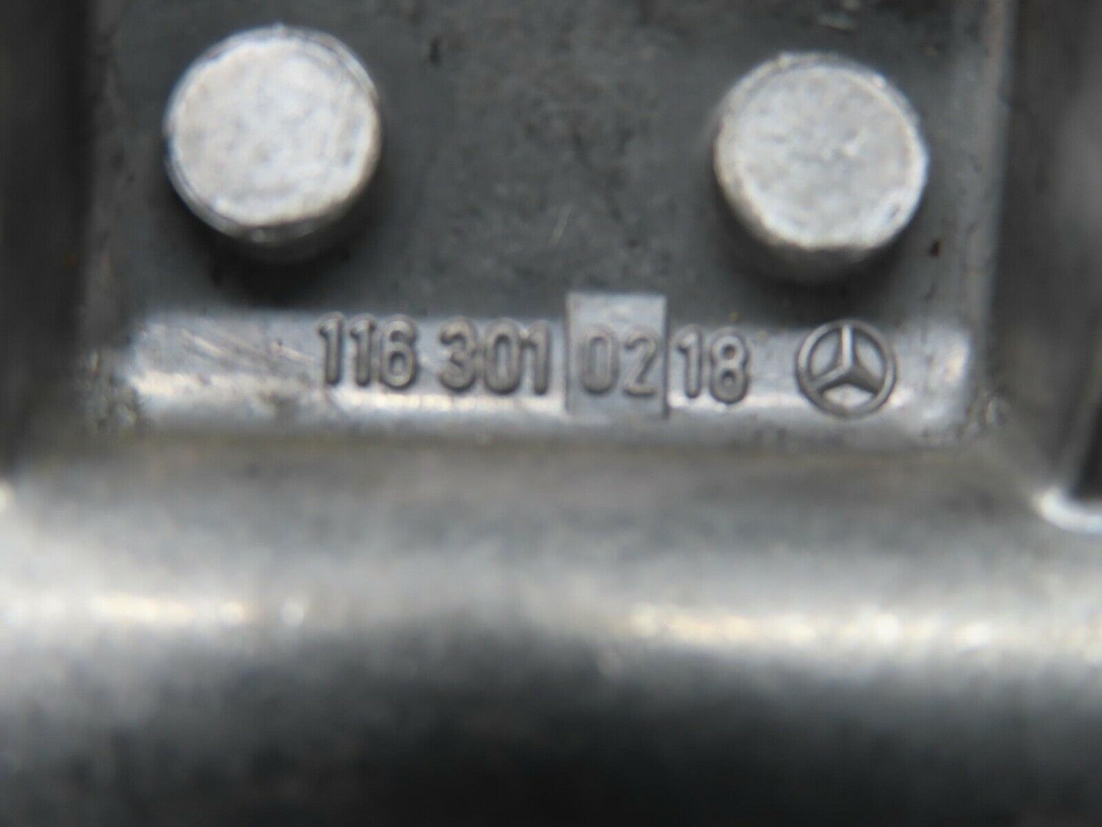 14439 Mercedes-Benz W116 350SE Accelerator Pedal Linkage Bracket 1163010218