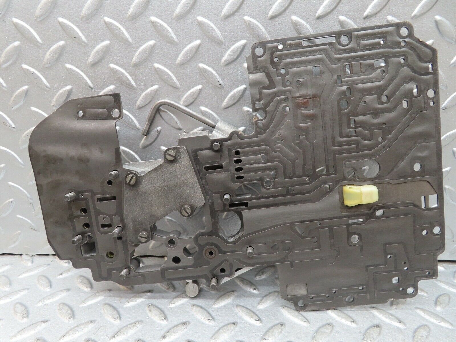 17848 Mercedes-Benz W123 230E Automatic Transmission Valve Body 1232770403