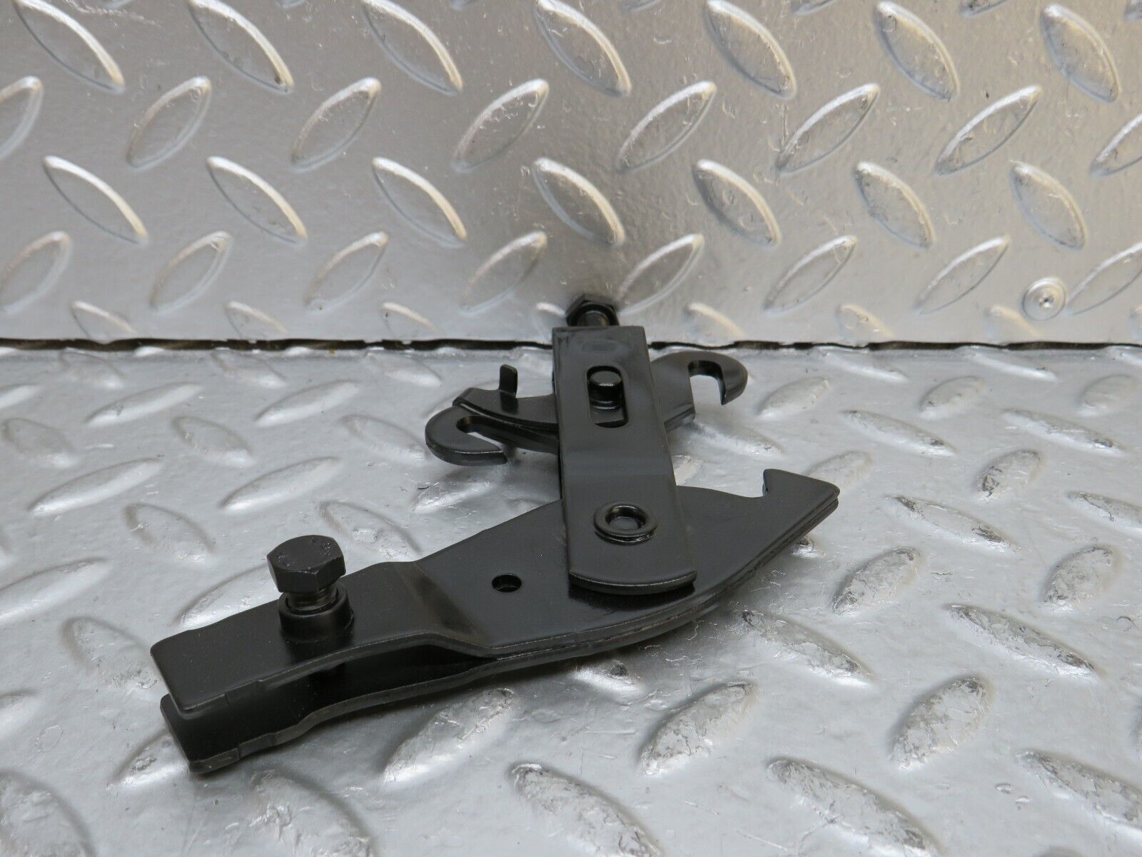 29433 Mercedes-Benz W124 230E Handbrake Adjusting Handbrake Regulator