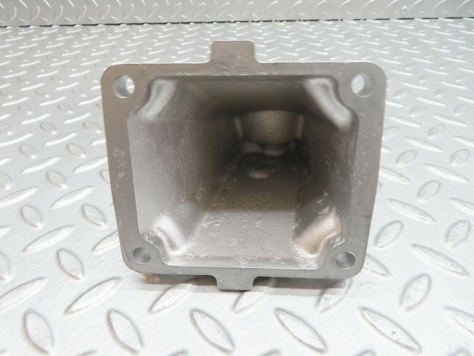 12179 Mercedes-Benz R129 300SL Coupe Engine Mount Bracket Right Side 1042230504