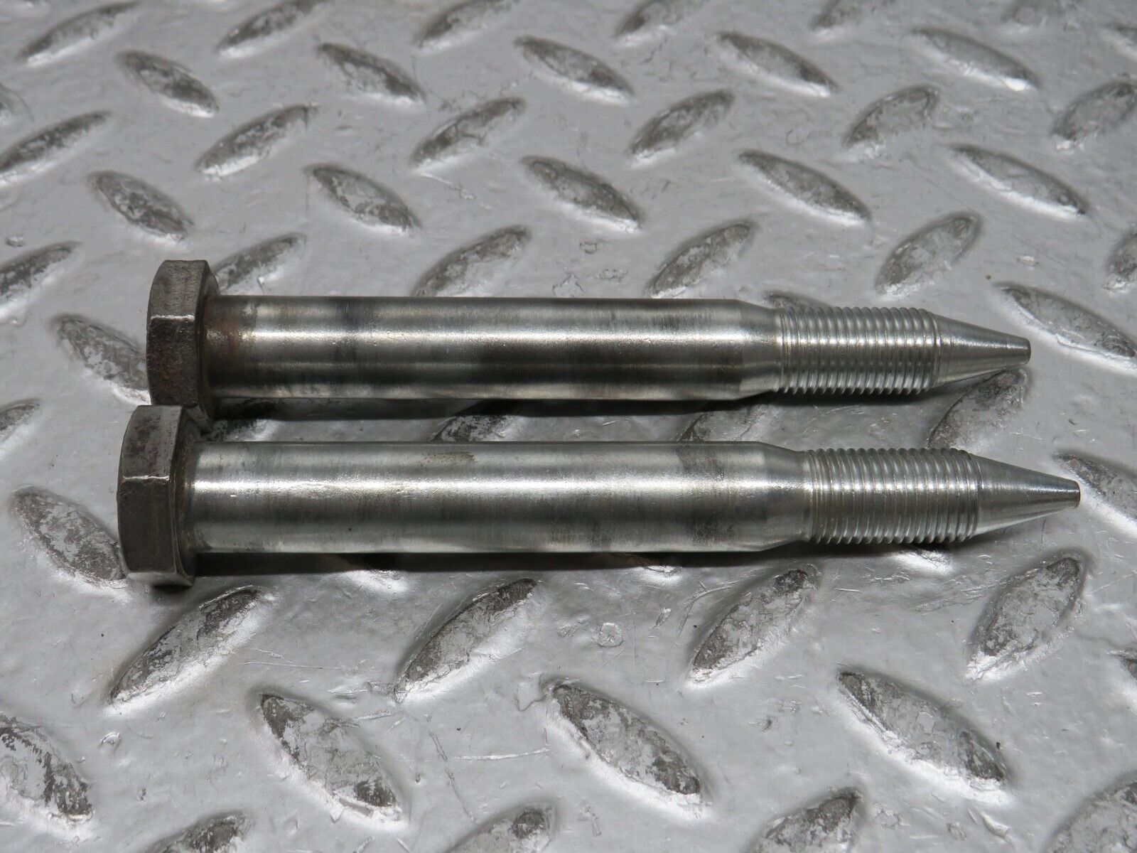 28515 Mercedes-Benz S123 Wagon Rear Suspension Axle Mounting Bracket