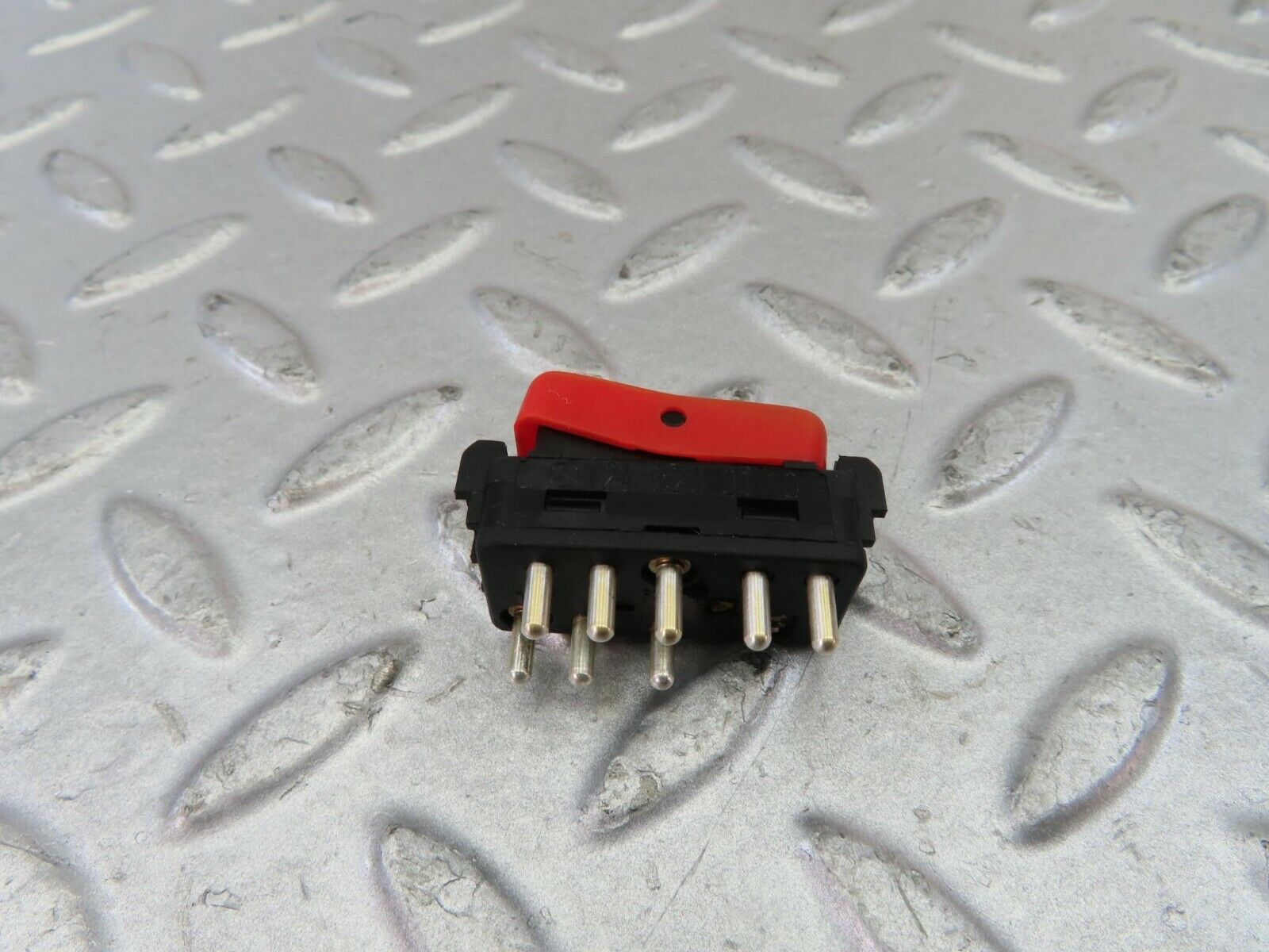 9260 Mercedes-Benz C124 300CE Coupe Hazard Warning Light Switch 1248200110