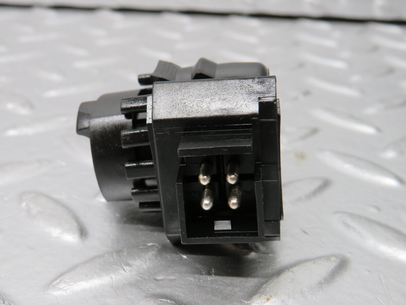 31612 Mercedes-Benz W201 190LE 1.8L Kick Down Switch 0025452214