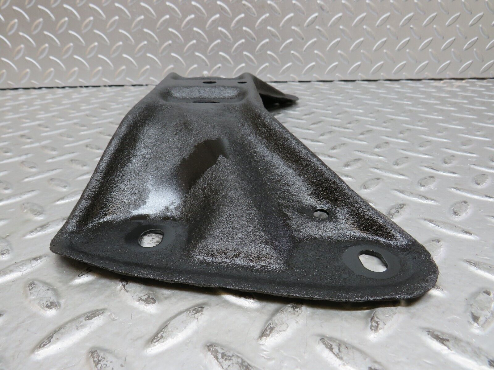 28727 Mercedes-Benz W123 230E Gearbox Mount Bracket