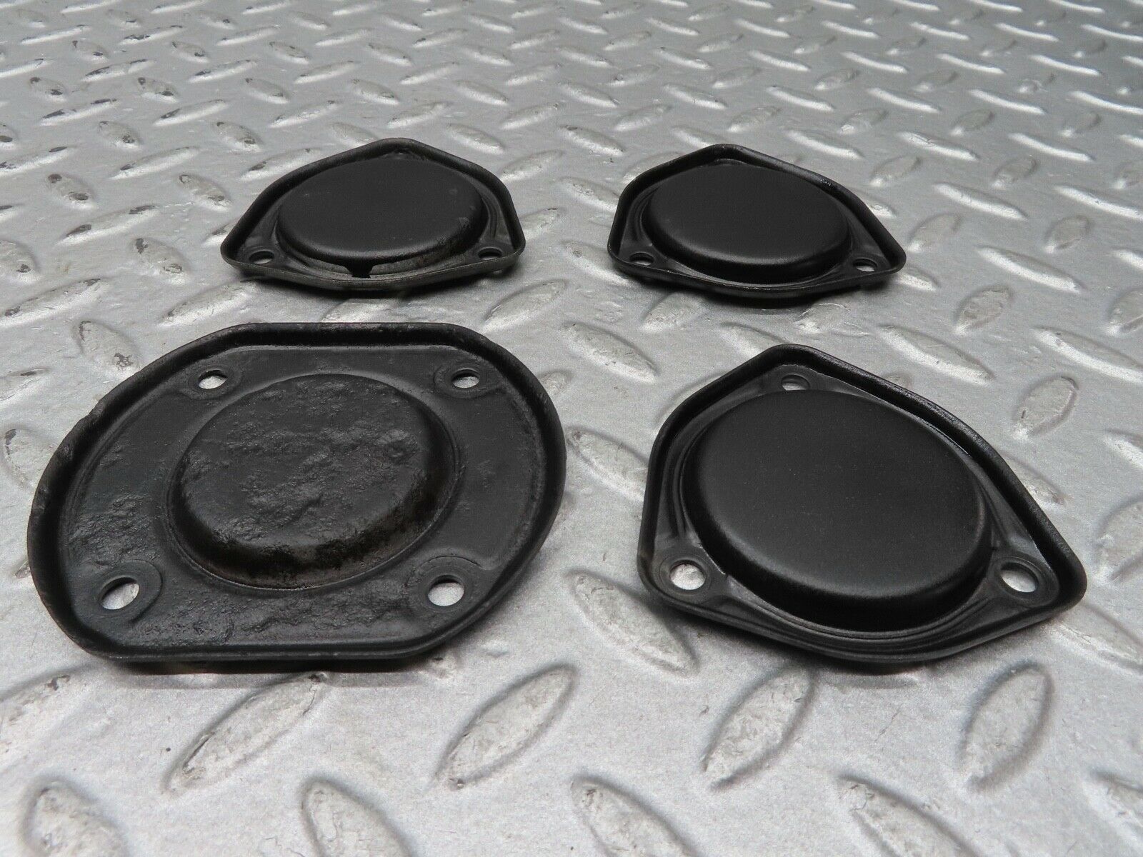 16967 Mercedes-Benz C123 280CE Coupe Camshaft Access Cover Plate