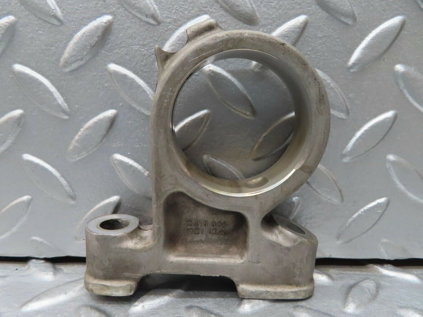 16555 Mercedes-Benz C107 350SLC Coupe Camshaft Tower Bearing 1160512112