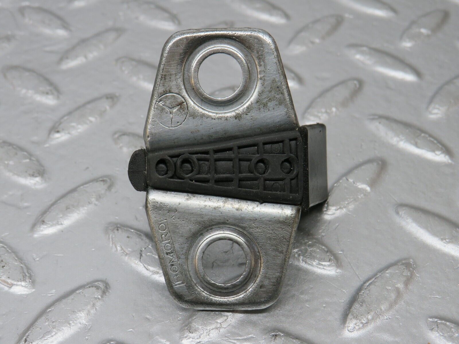 33683 Mercedes-Benz W201 190E 2.0L Door Lock Latch