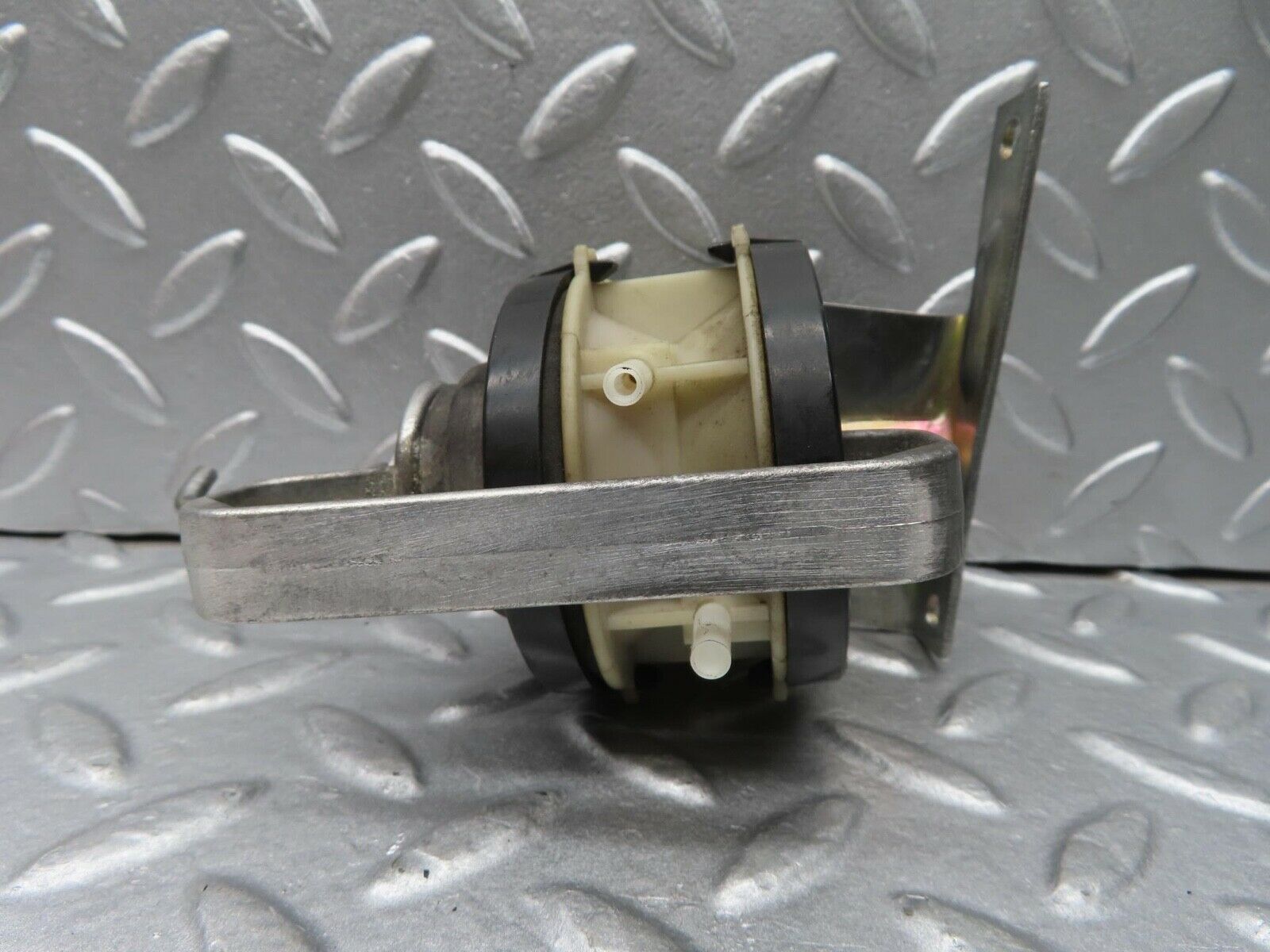 14156 Mercedes-Benz C107 280SLC Air Vent Door Opener Vacuum Actuator