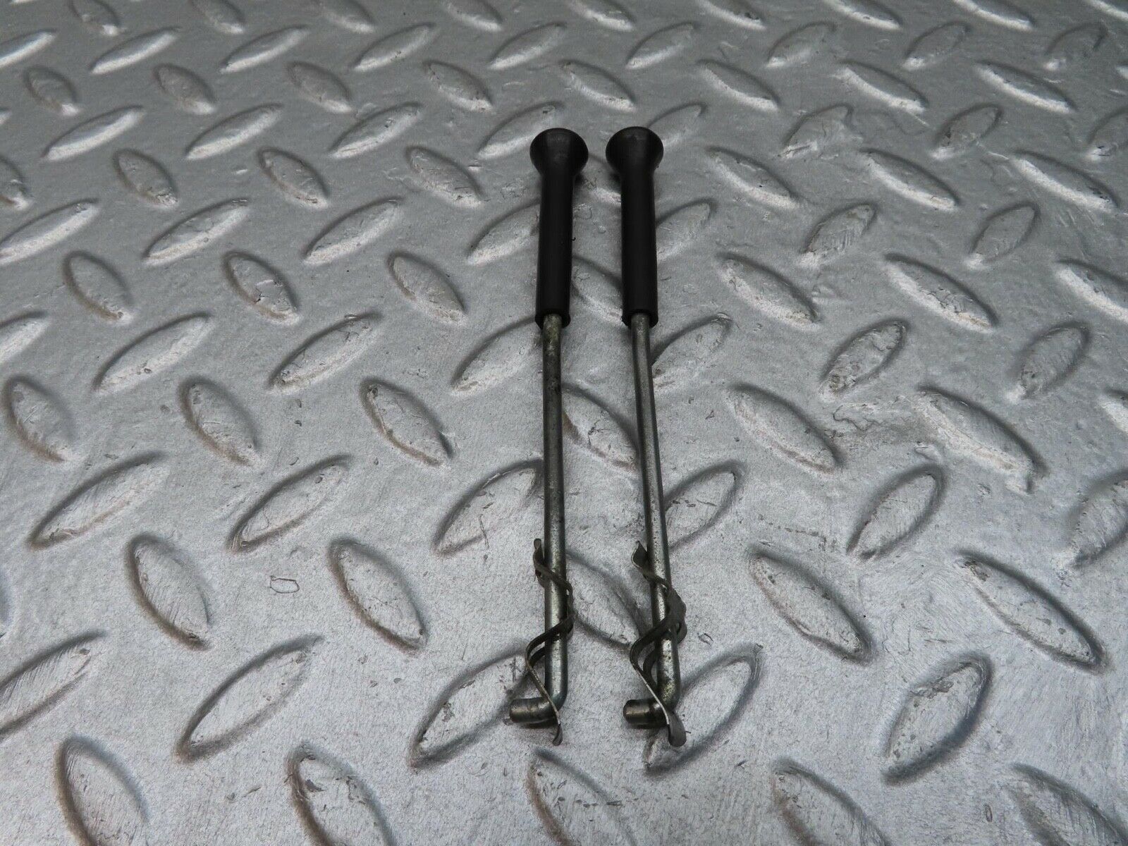 12907 Mercedes-Benz W111 220SE Front Door Lock Knob