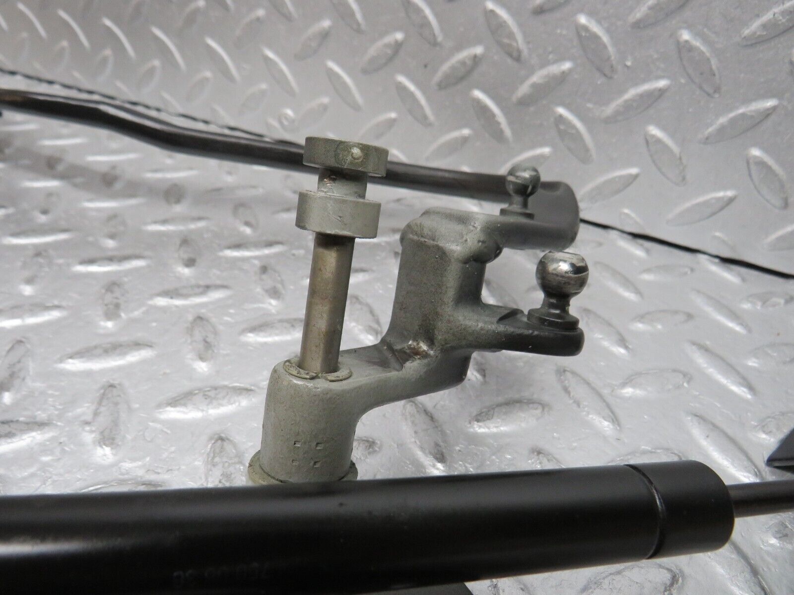 37852 Mercedes-Benz A124 320E Cabriolet Trunk Boot Soft Top Hinge Right Side